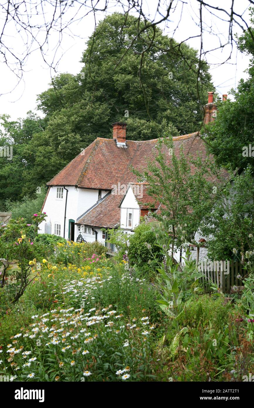 The period cottage garden at Manor Farm, Bursledon, Hampshire, England, UK, now a living museum, which featured in the BBC2 series 'Wartime Farm' Stock Photo