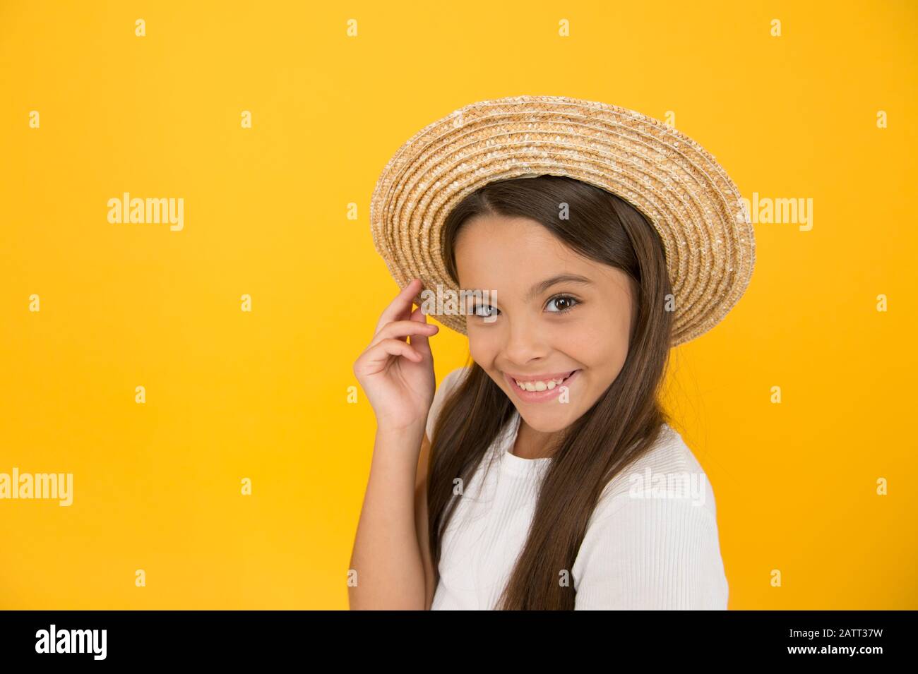 loves vintage. teen girl summer fashion 