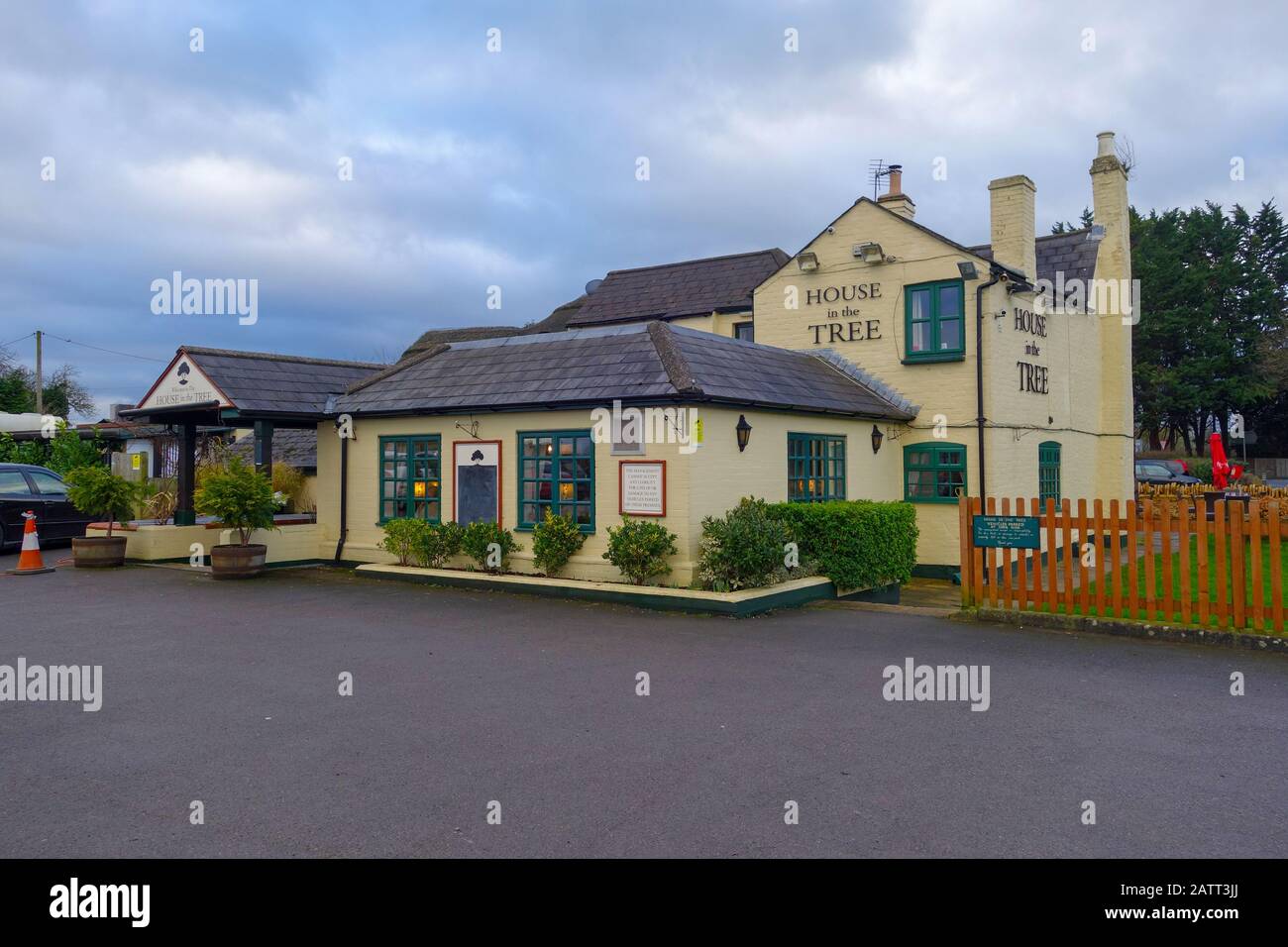 Cheltenham pub hires stock photography and images Alamy