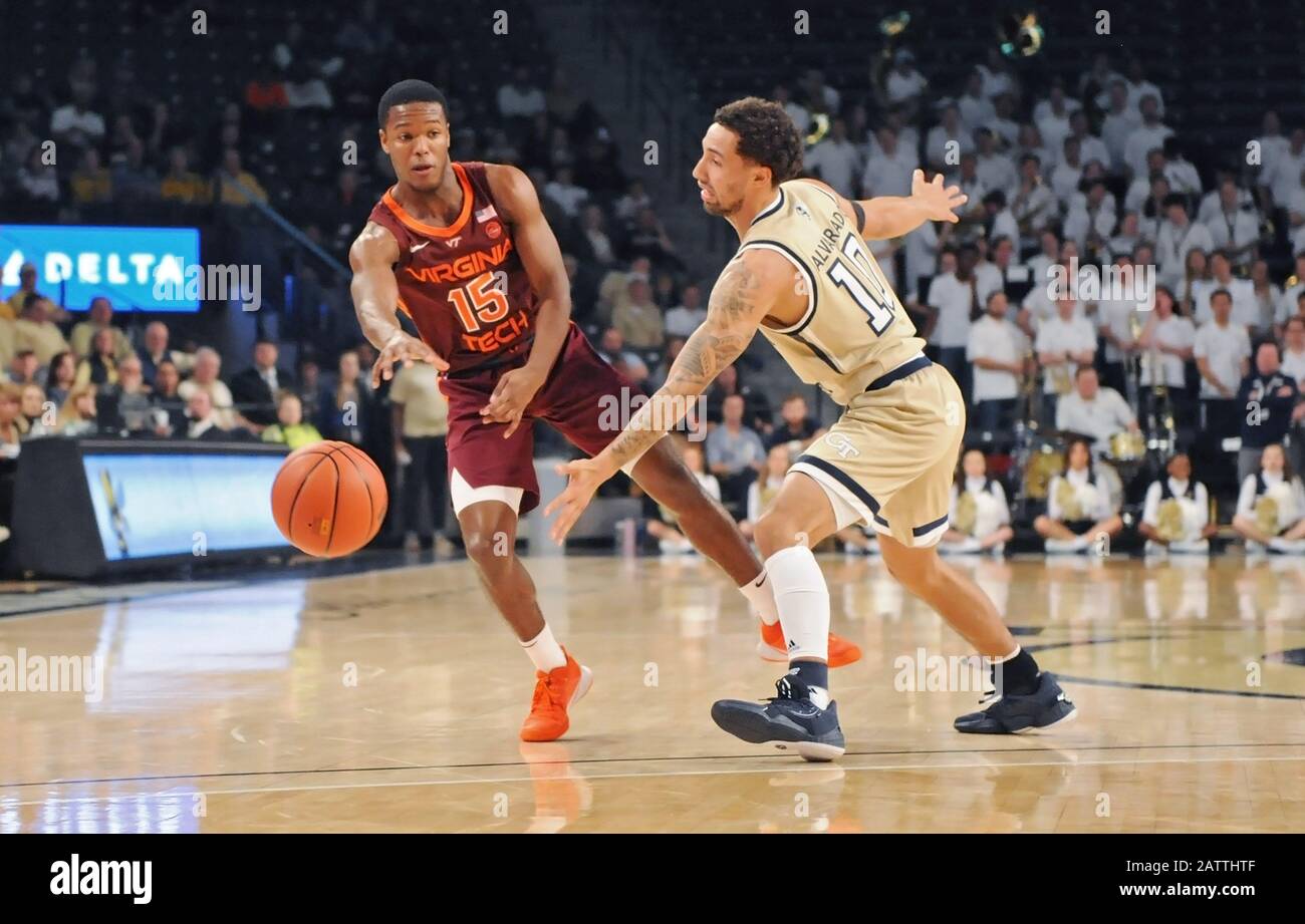Basketball bounce pass hi-res stock photography and images - Alamy