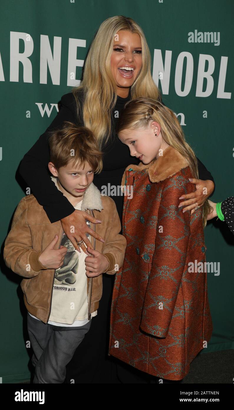 February 4, 2020, New York, New York, USA: Singer/actress/ personality JESSICA  SIMPSON with her children ACE KNUTE JOHNSON and MAXWELL DREW JOHNSON, where  she promoted her new book 'Open Book' at Barnes