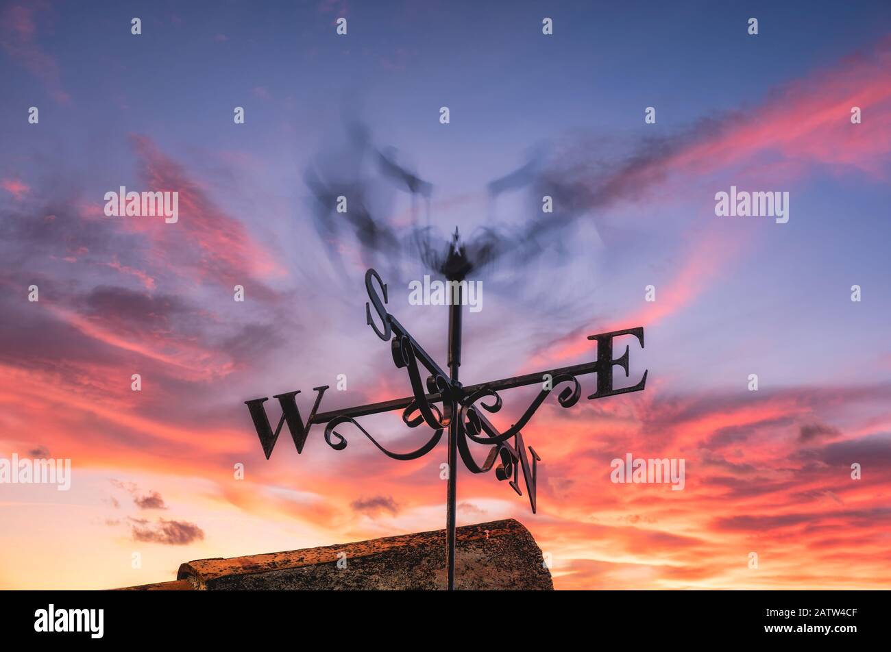 Strong gust winds hi-res stock photography and images - Alamy