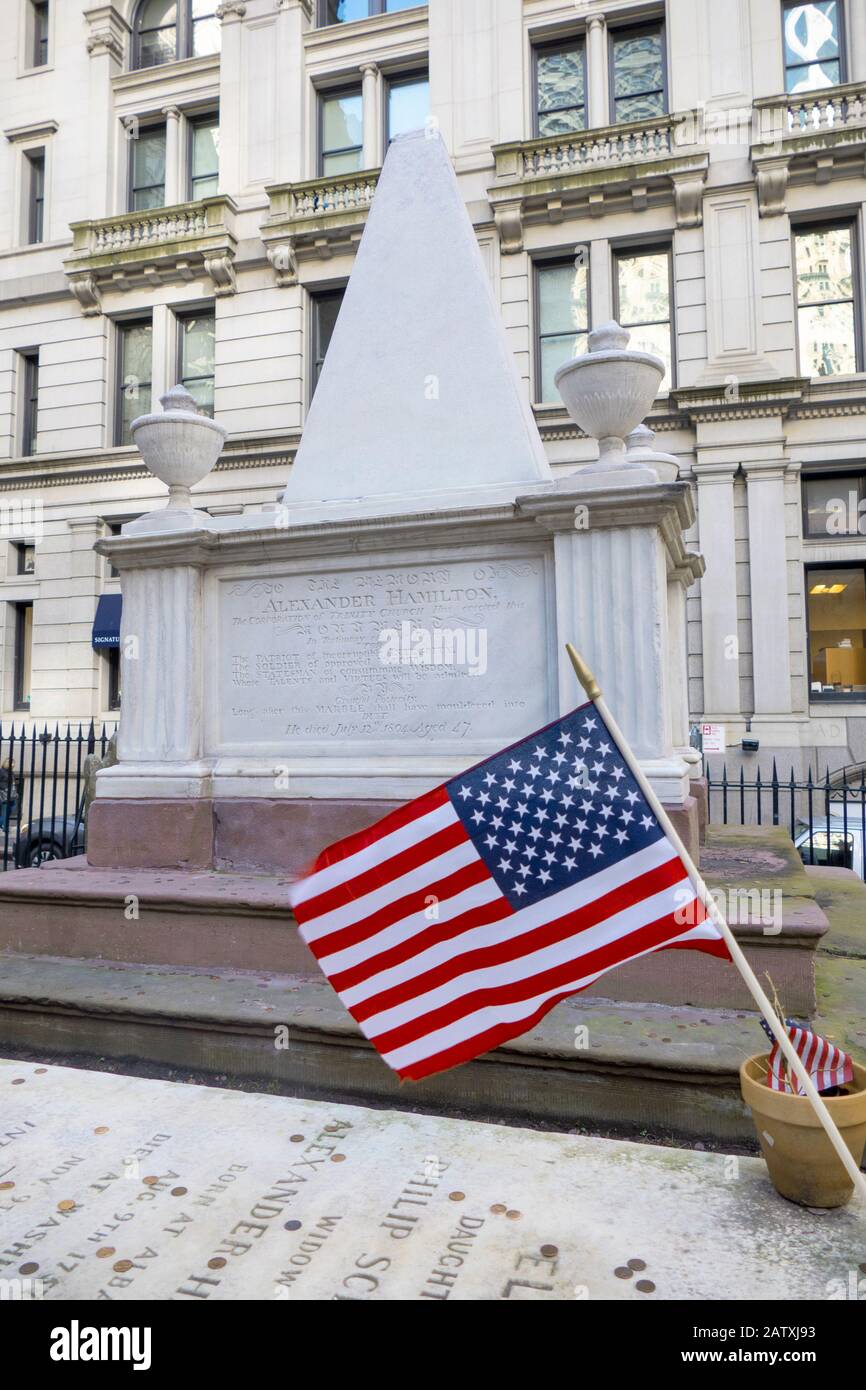 Graves of first secretary of the treasury, Alexander Hamilton died