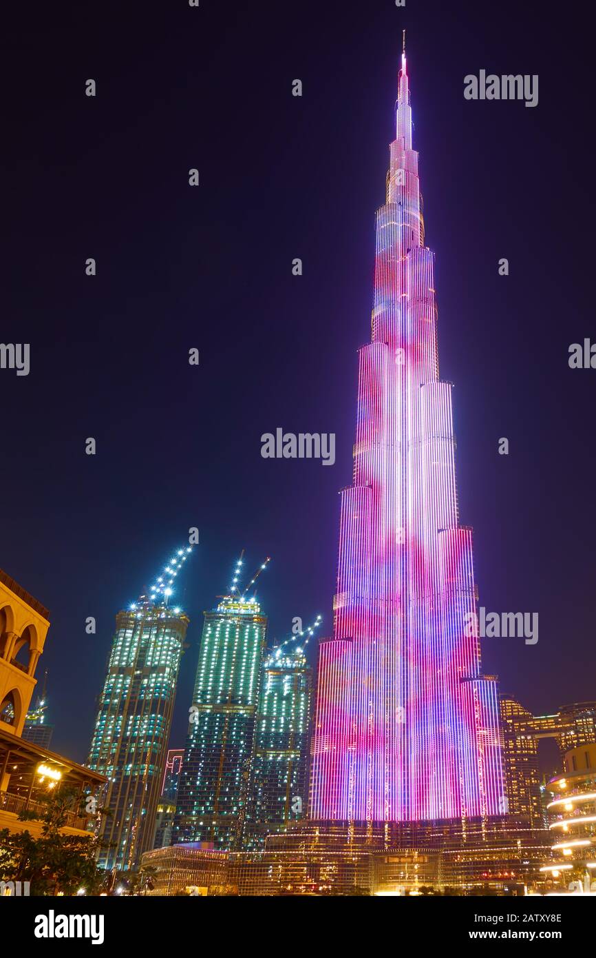 Dubai, OAE - February 01, 2020: Burj Khalifa tower in Dubai at night illuminated during the light show. Burj Khalifa is the tallest building in th Stock Photo - Alamy