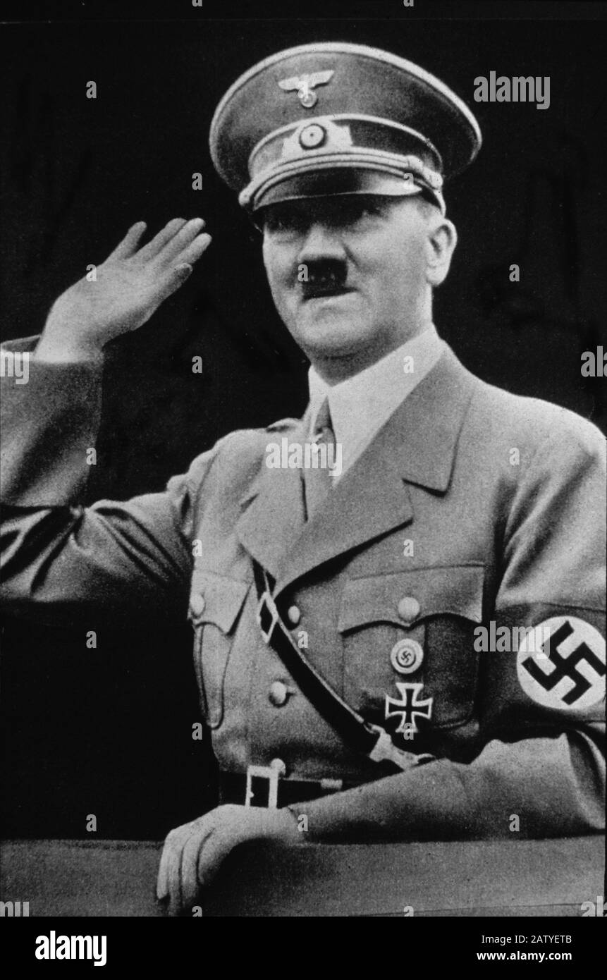 1940's : ADOLF HITLER  - NAZISMO - NAZISTA - NAZISM - NAZI - NAZIST - WWII - SECONDA GUERRA MONDIALE - baffi - moustache - DITTATORE - DIUCTATOR - TIE Stock Photo
