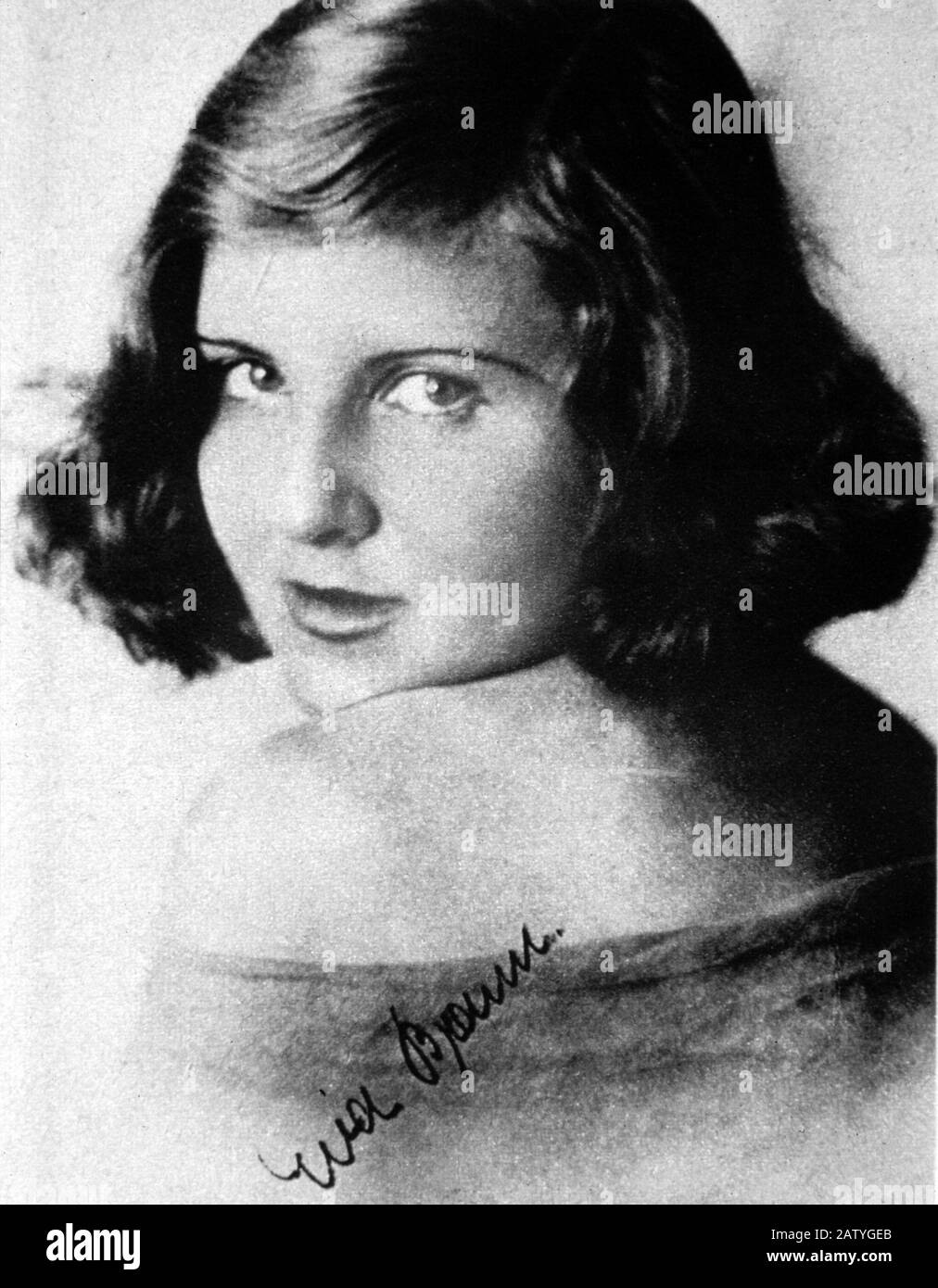 1929 :  EVA BRAUN  ( Munchen , Germany 1912 - Berlin , Germany 1945 ) befor meet ADOLF  HITLER  - NAZI - NAZIST - NAZISMO - WWII - SECONDA GUERRA MOND Stock Photo