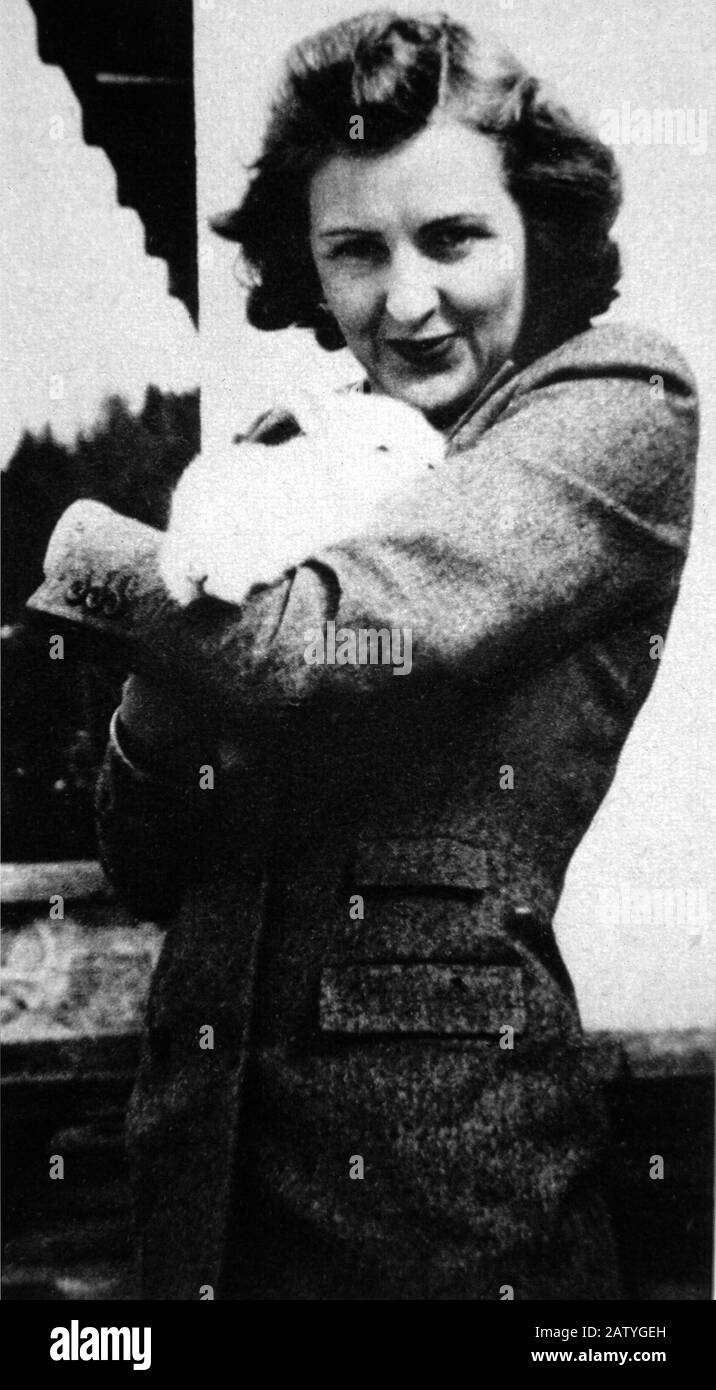 1940 a. Berchtesgaden  :  EVA BRAUN ( Munchen , Germany 1912  - Berlin , Germany 1945 ) the mistress of ADOLF  HITLER  - NAZI - NAZIST - NAZISMO - WWI Stock Photo