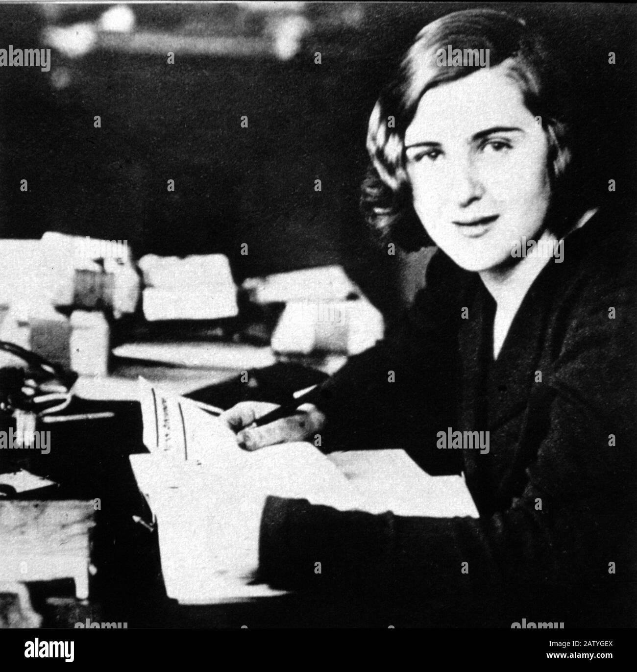 1934 a. Munchen :  EVA  BRAUN  ( Munchen , Germany 1912 - Berlin , Germany 1945 ) , the mistress of Nazi ADOLF HITLER , when was a secretary of photog Stock Photo