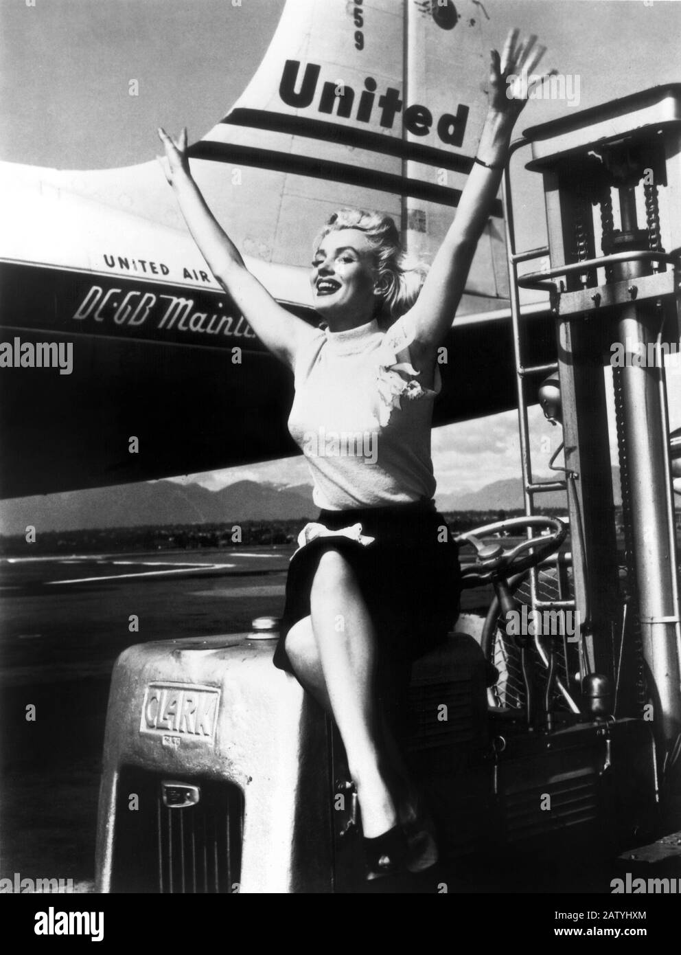 1953 August Ontario CANADA The Movie Actress MARILYN MONROE 1953-august-ontario-canada-the-movie-actress-marilyn-monroe