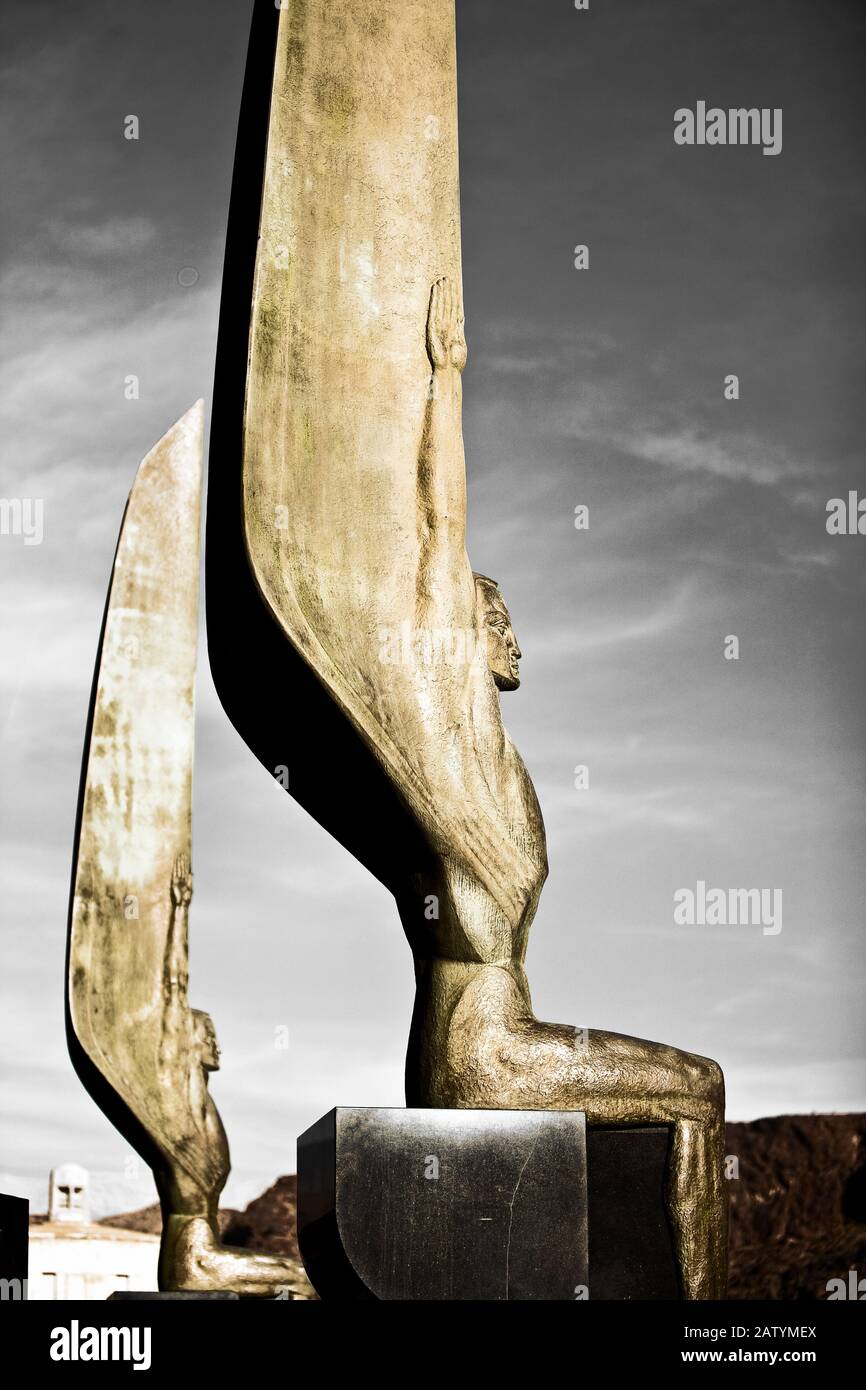 Two gold colored hi-res stock photography and images - Alamy