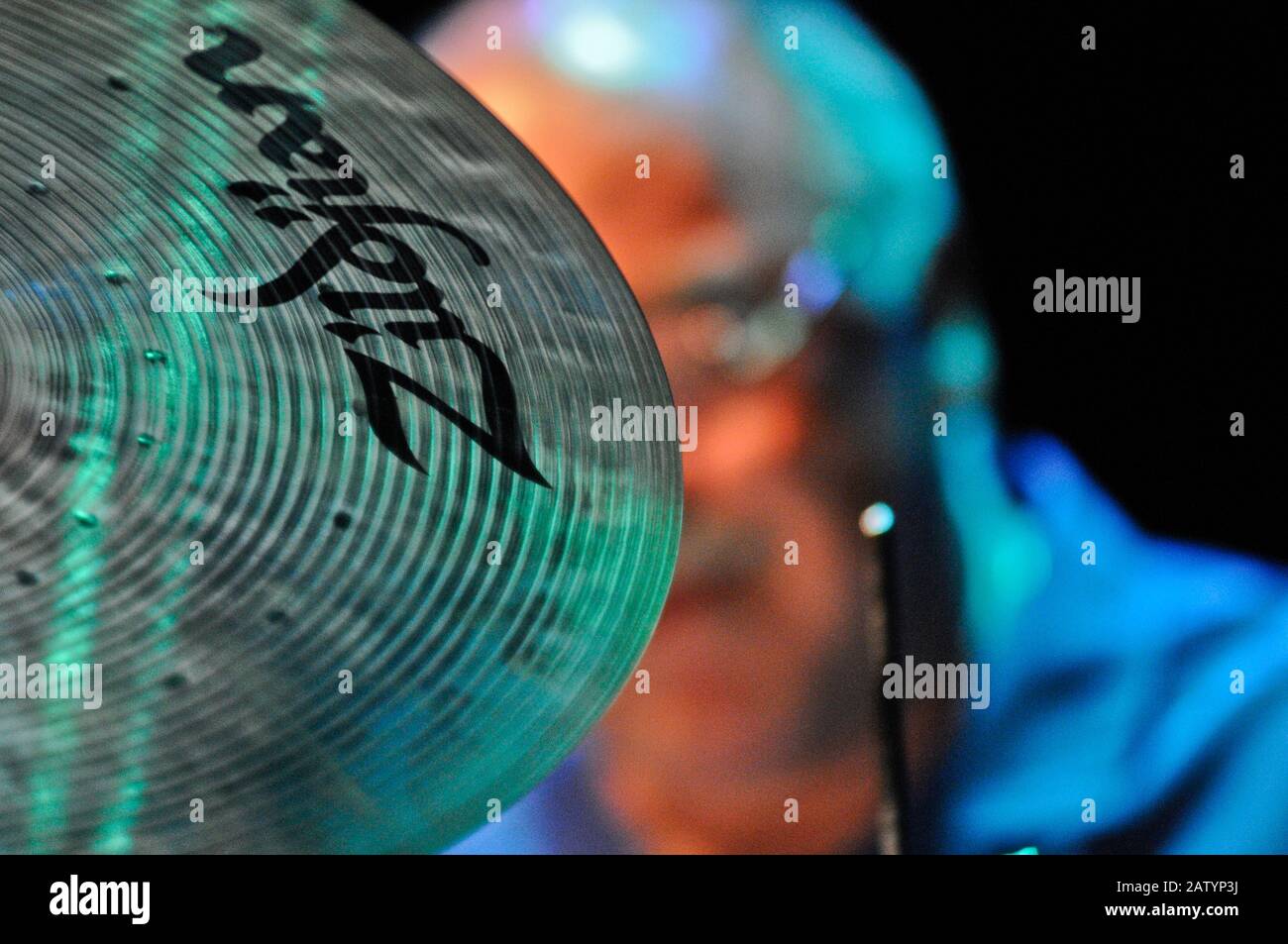 Zildjian cymbals, played live by jazz drummer Peter Erskine Stock Photo
