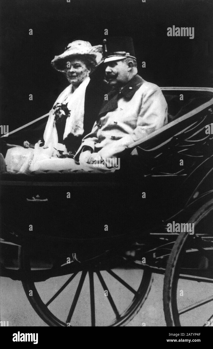 1914 c : The Erzherzog ( Crown Prince ) Archduke FRANZ FERDINAND ABSBURG Von Osterreich d' ESTE ( Granz 1863 - Sarajevo 28 june 1914 ) with wife SOPHI Stock Photo