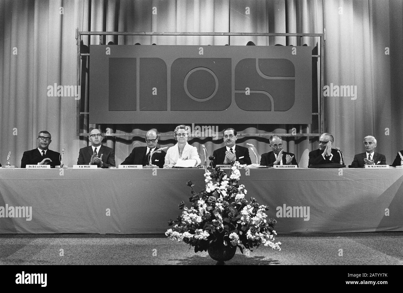 Minister Klompe installs Board Dutch Broadcasting Foundation, Hilversum the board behind the table Date: May 29, 1969 Location: Hilversum Keywords: plants, ministers Person Name: Klompé, Marga Stock Photo