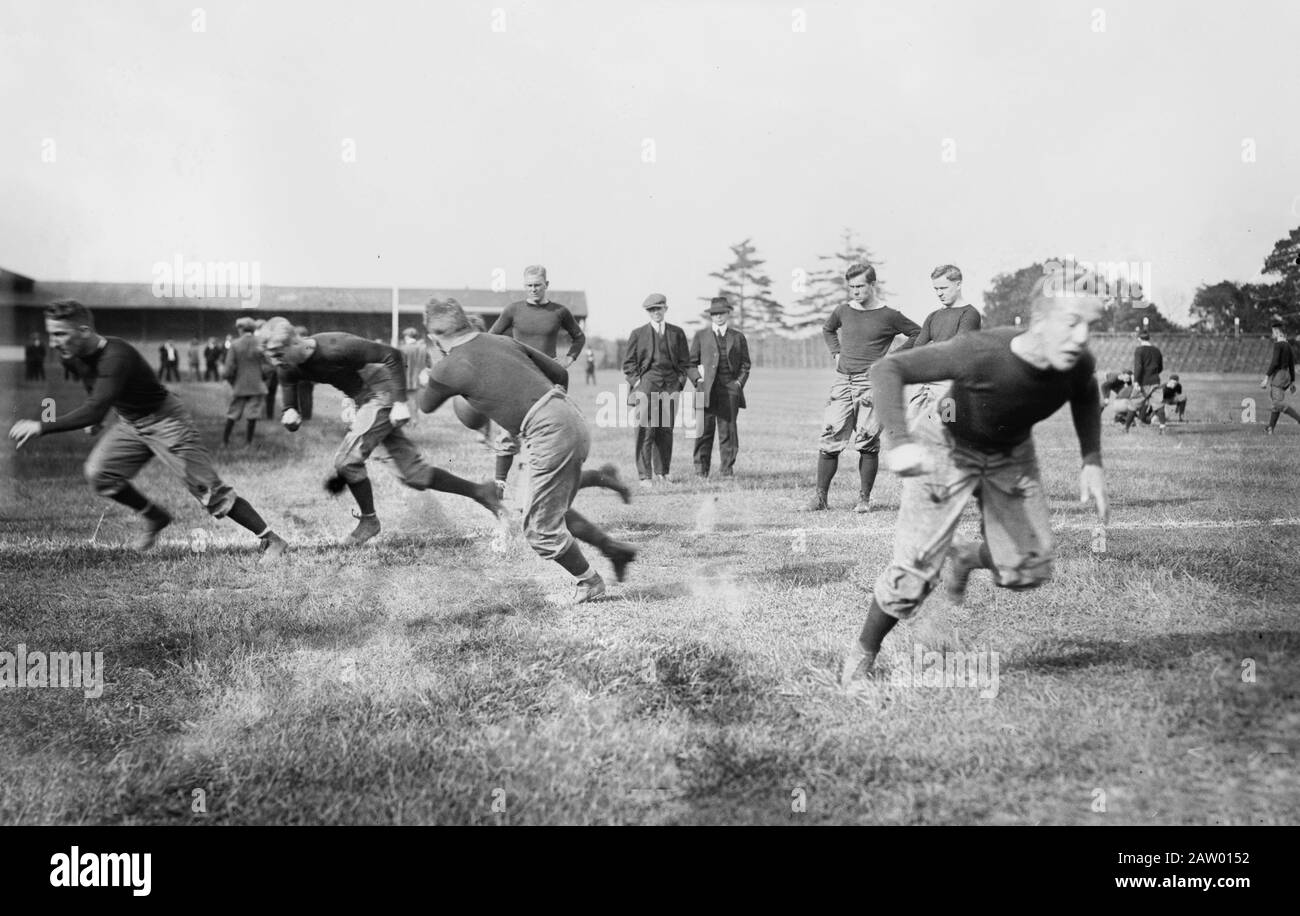 Yale football hires stock photography and images Alamy