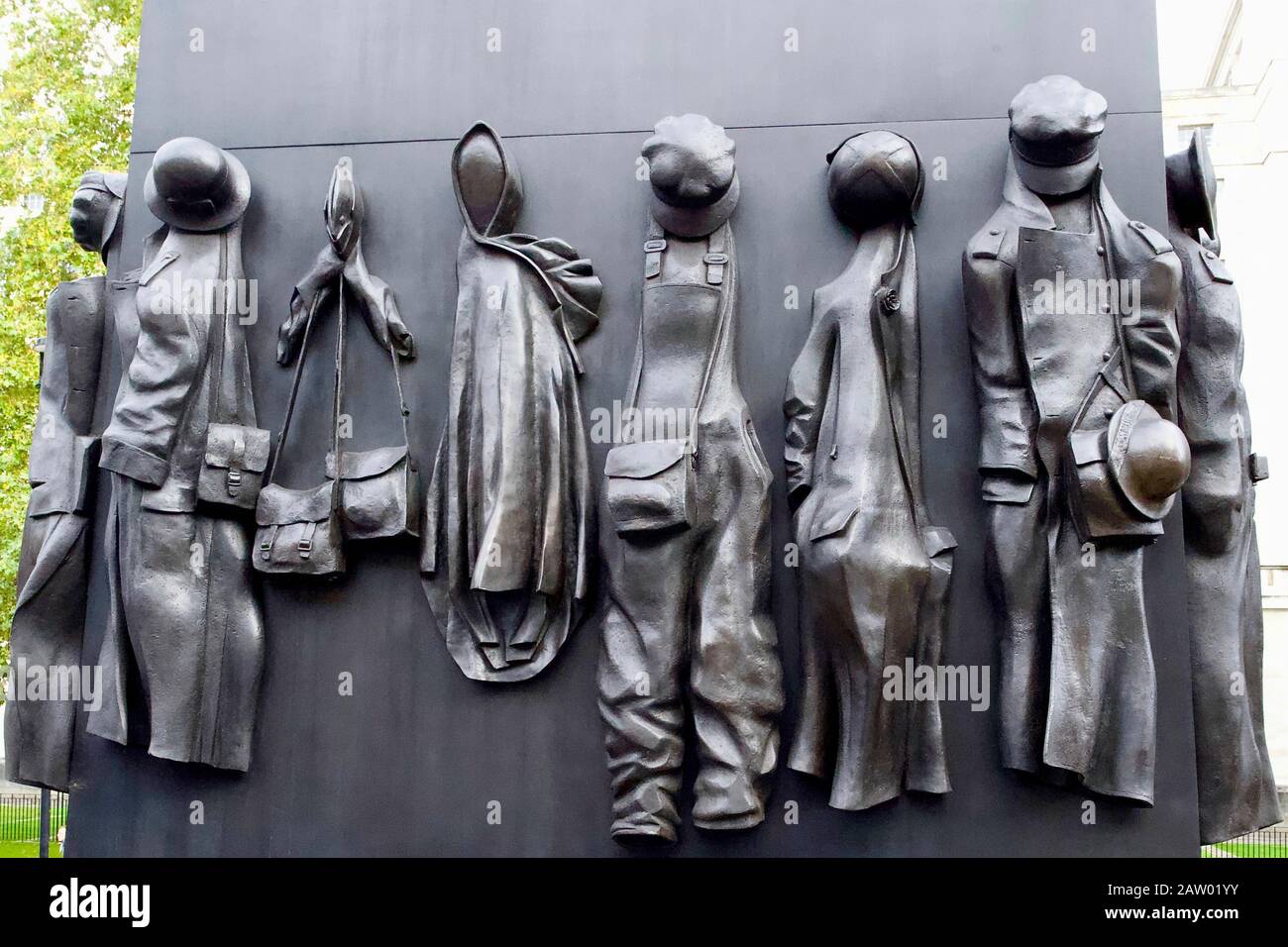 The monument to the women of world war ii hi-res stock photography and ...