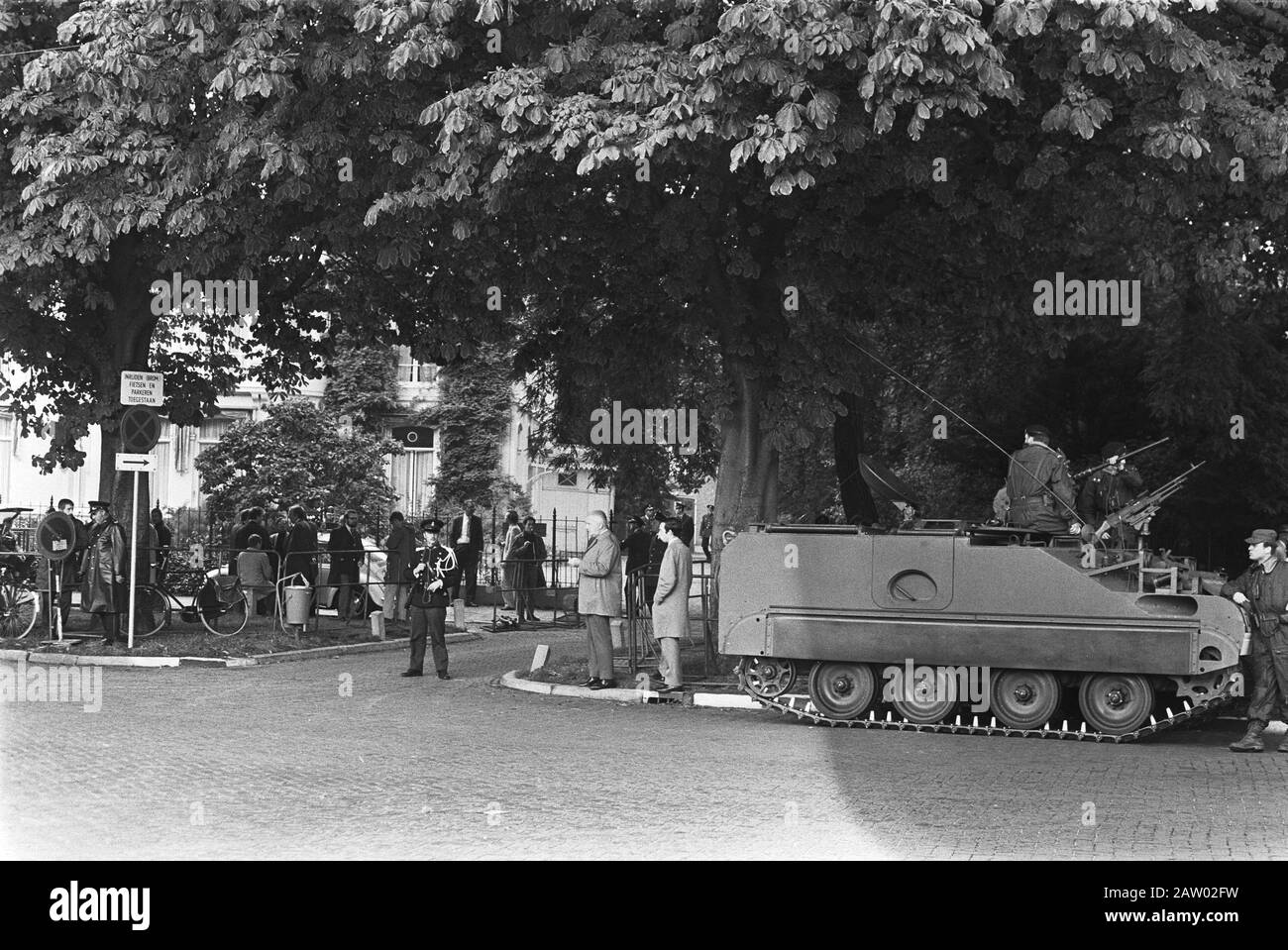 Prime Minister De Jong maintenance Ir Manusama, president of the South ...