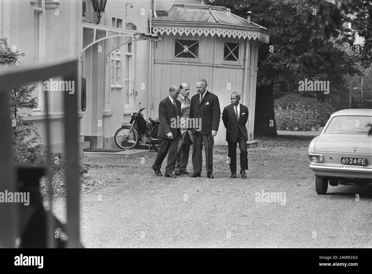 Prime Minister De Jong maintenance Ir Manusama, president of the South ...