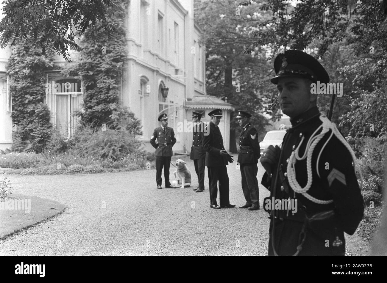 Prime Minister De Jong maintenance Ir Manusama, president of the South ...