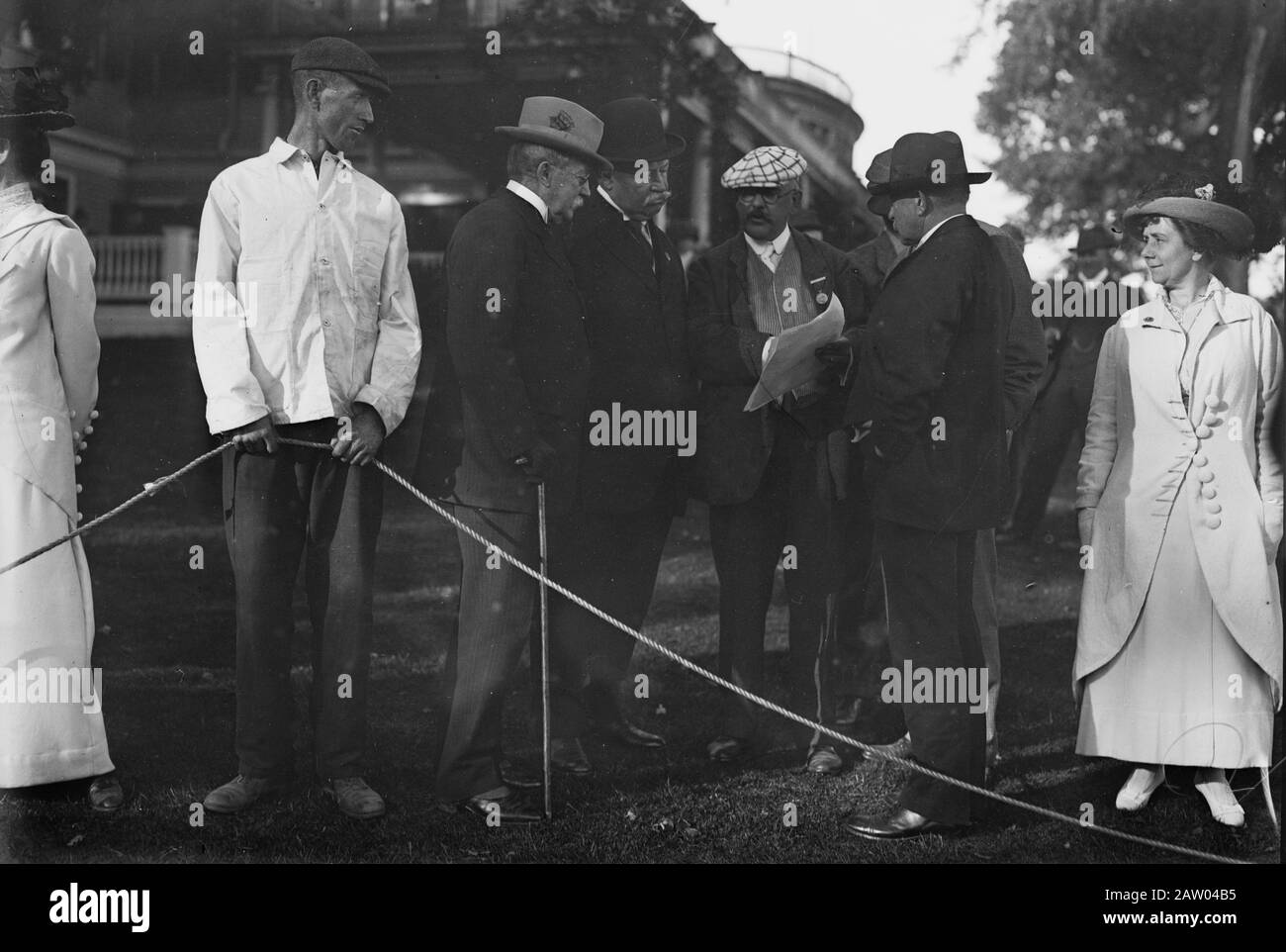 President William H. Taft at open championship of the U.S. Golf Association at the Country Club in Brookline, Massachusetts, September, 1913. Man in checkered hat is Herbert Jacques, president of the Massachusetts Golf Association Stock Photo