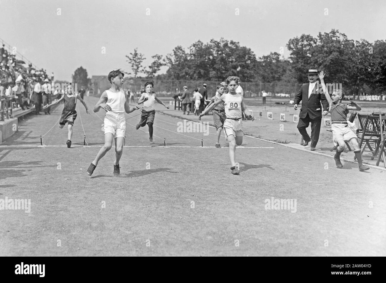 Brooklyn Children's Field Day [end 100 yd. final] [between ca. 1910 and