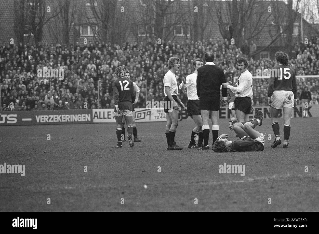 Final KNVB cup Ajax against NAC. Captain Henk Groot and the KNVB Cup Date:  June 14, 1961 Keywords: sport, football Institution name: AJAX, NAC Stock  Photo - Alamy