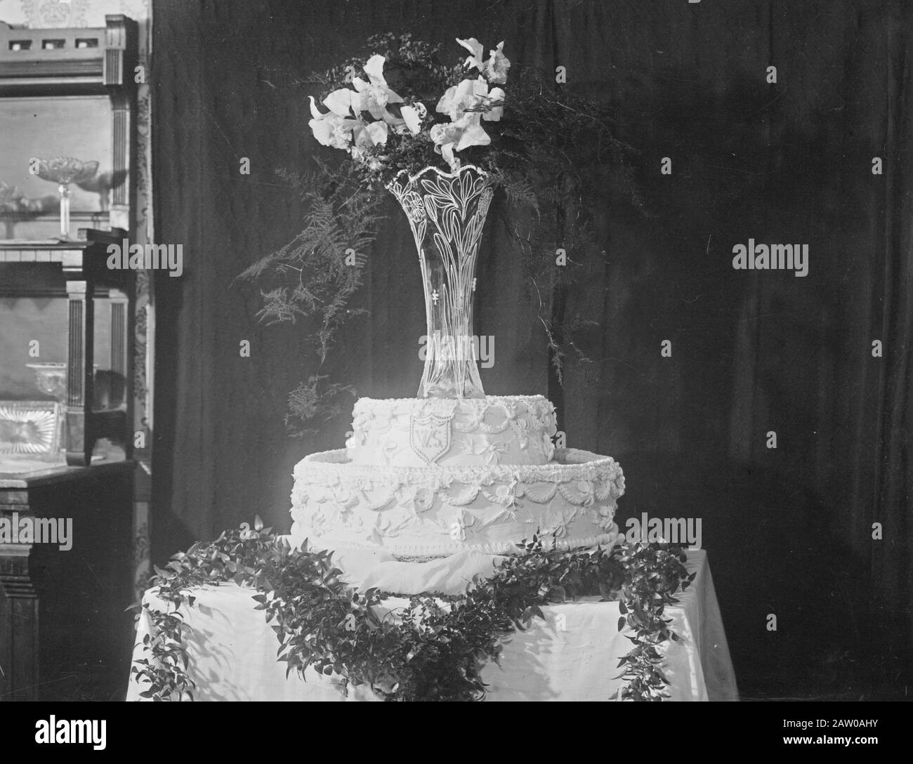 Cake for wedding of Jessie Woodrow Wilson, daughter of President Wilson, who married Francis Bowes Sayre ca. 1913 Stock Photo