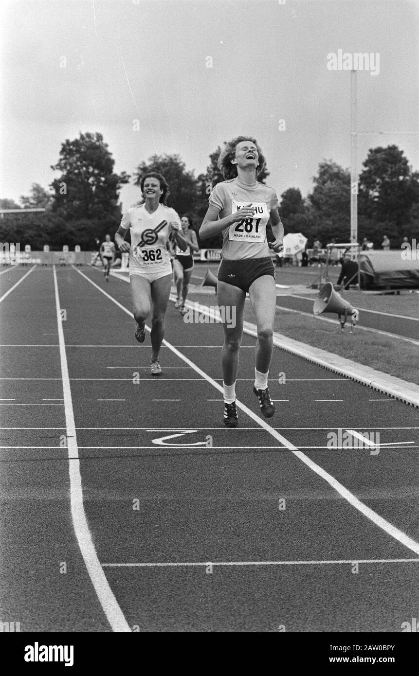 Elly van hulst wins 800 meters hi-res stock photography and images - Alamy