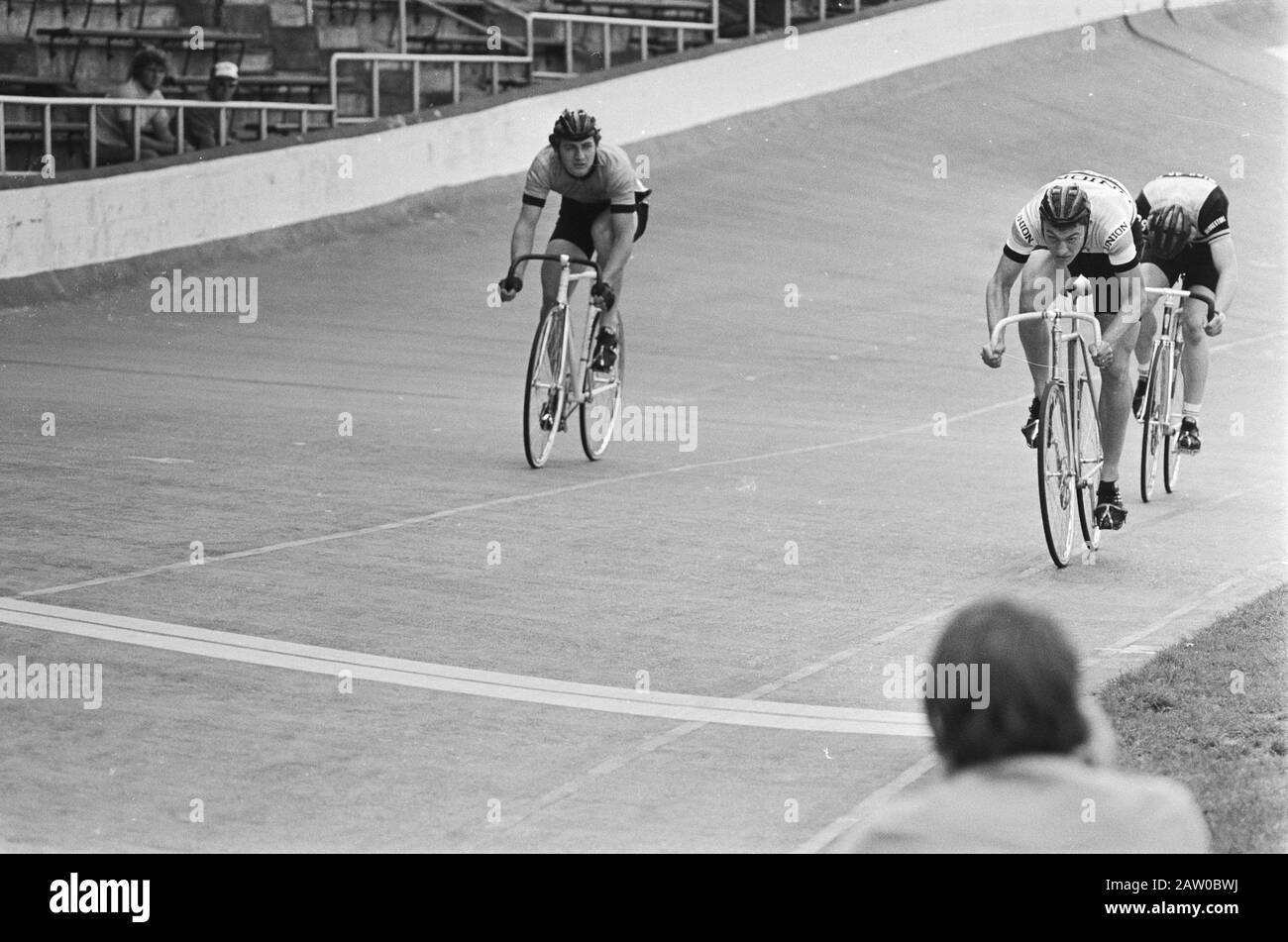 National track cycling championships; Sjaak Pieters first across the