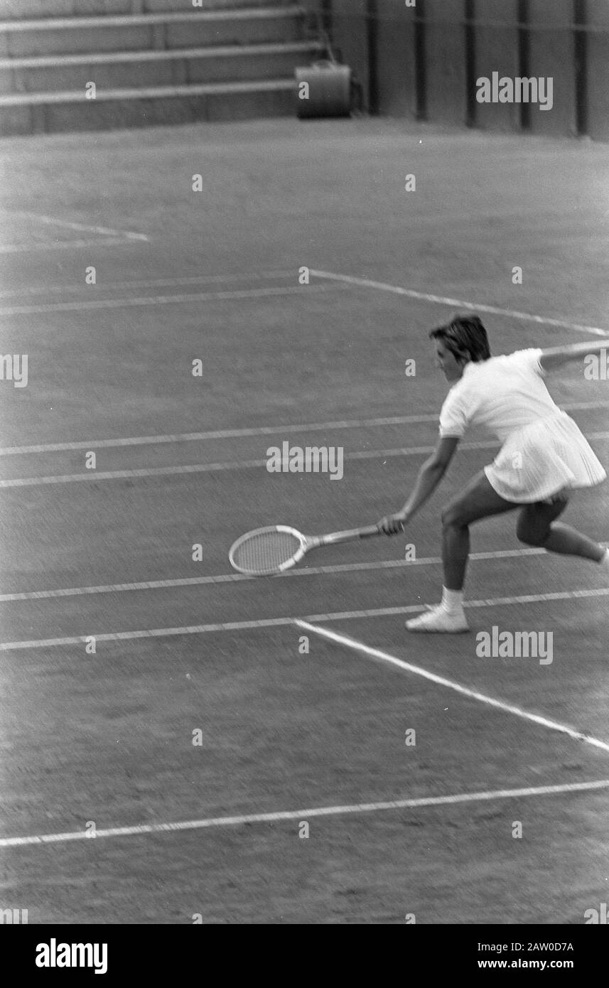 National Tennis Championships Scheveningen. Judith Salome in action Date: August 7, 1967 Location: Scheveningen, Zuid-Holland Keywords: championships, tennis Person Name: Judith Salome Stock Photo
