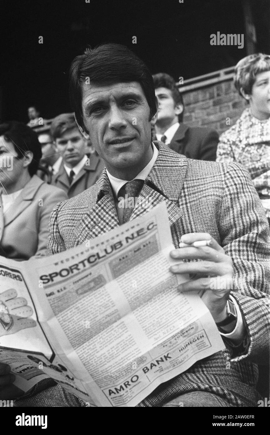 NEC v Feyenoord 0-2. AC Milan assistant coach Maldini on stand Date: October 26, 1969 Keywords: sport, trainers, bleachers, soccer Institution Name: Feyenoord Stock Photo