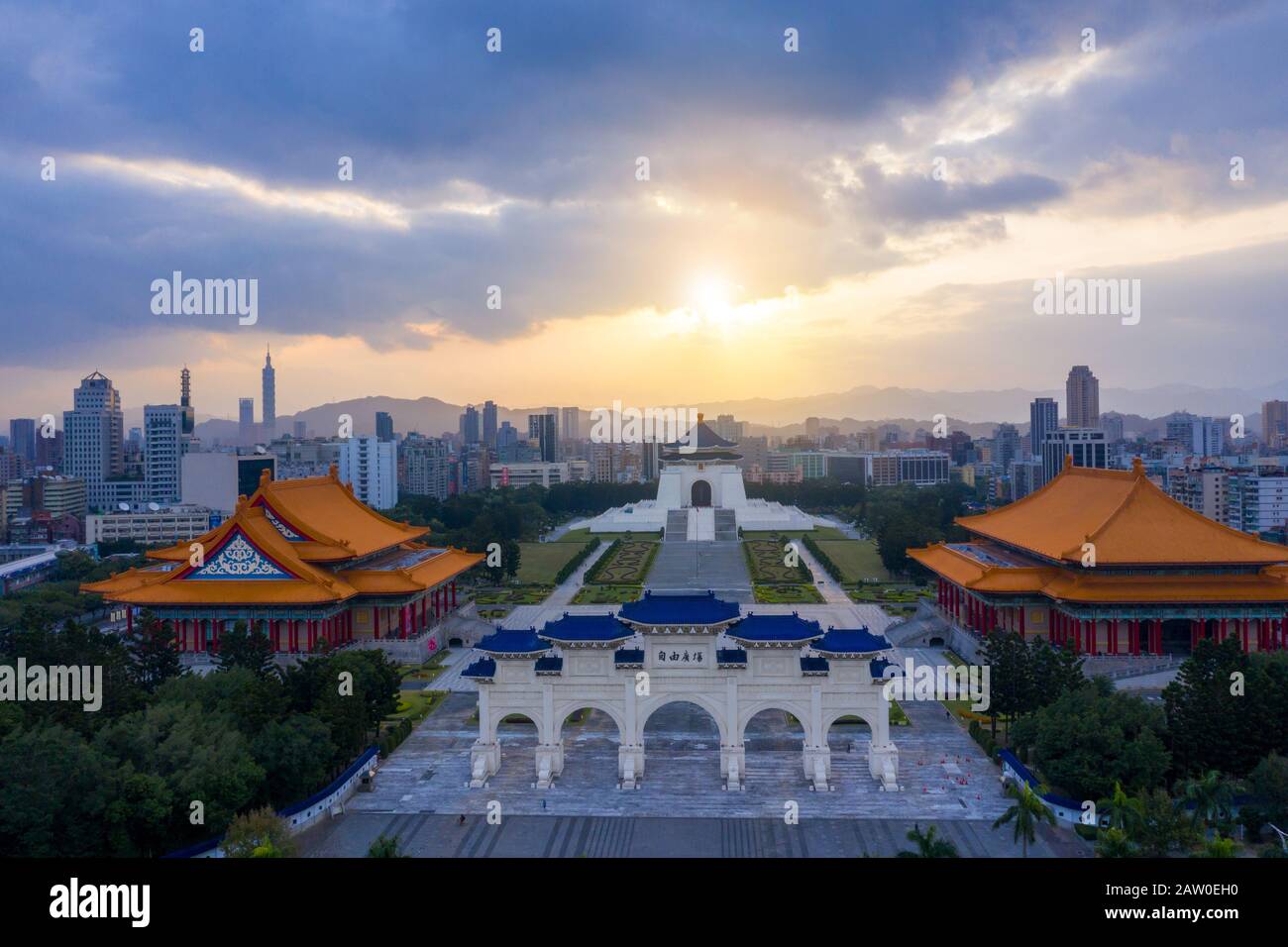 Sunrise at Front gate of Chiang Kai Shek Memorial hall in Taipei City, Taiwan Stock Photo