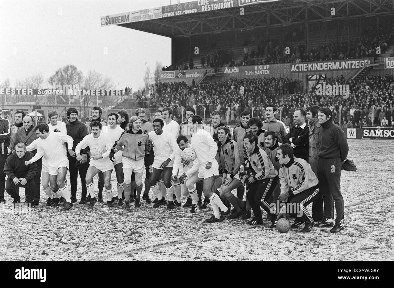 Dutch team against team of foot balle foreigners in the Netherlands
