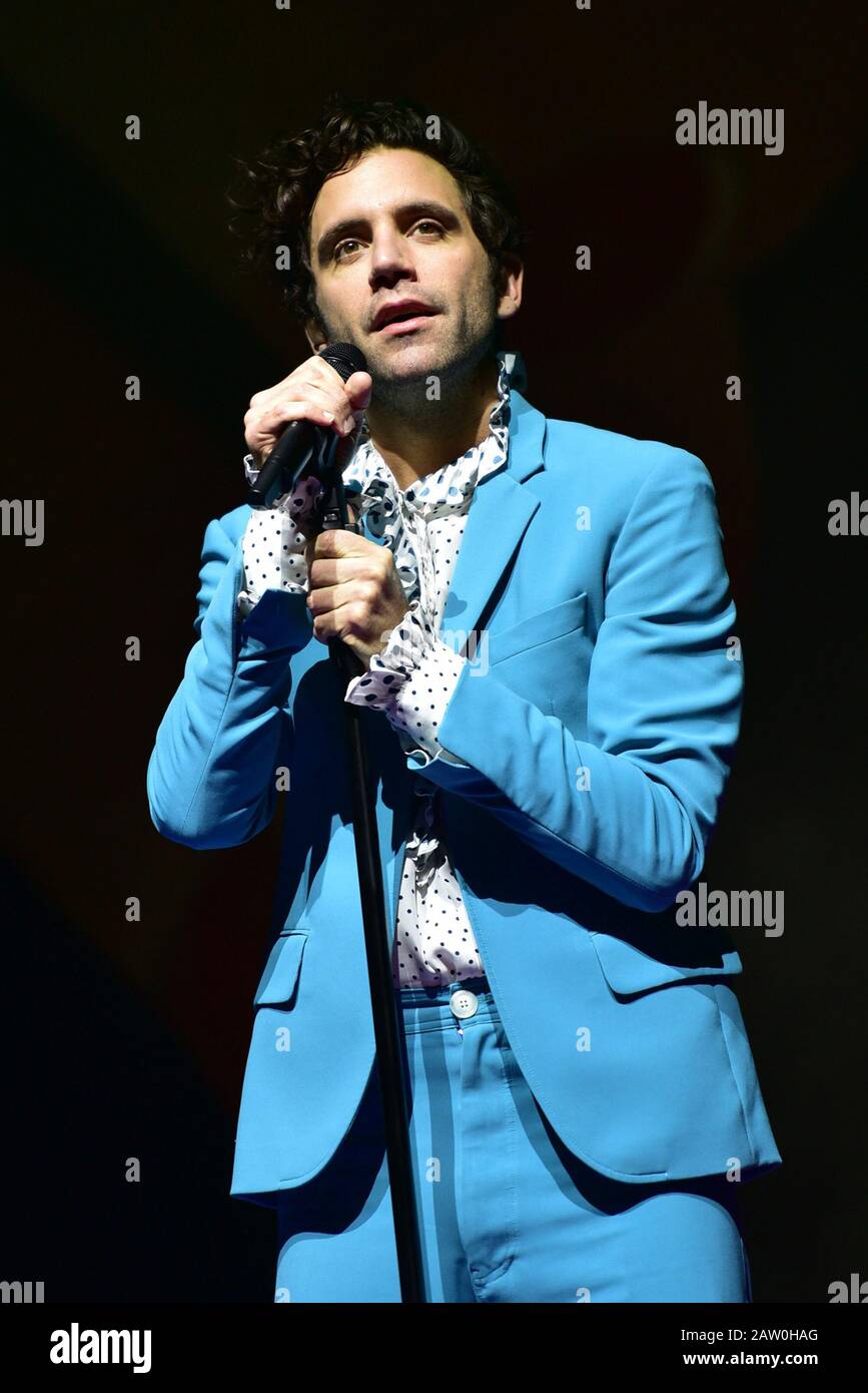 Yalangoch, semiz, chiroyli qizlarning porno fotosuratlari