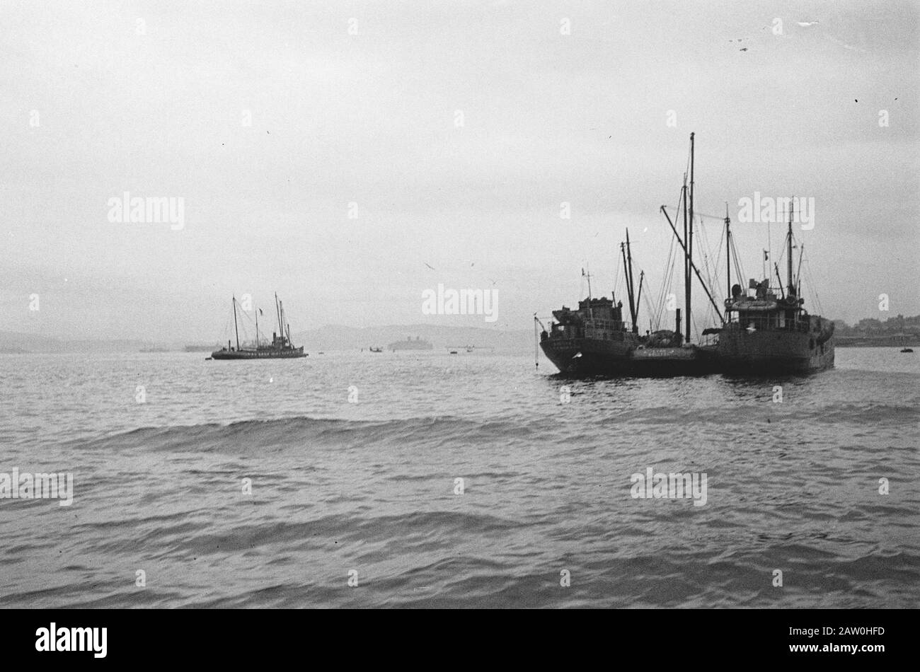 Merchant ship world war ii Black and White Stock Photos & Images Alamy