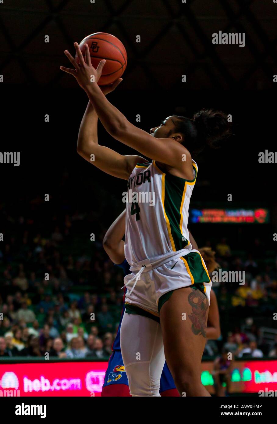 Waco, Texas, USA. 5th Feb, 2020. Baylor Lady Bears guard Te'a Cooper (4)  shoots the ball during the 2nd half of the NCAA Women's Basketball game  between Kansas Jayhawks and the Baylor
