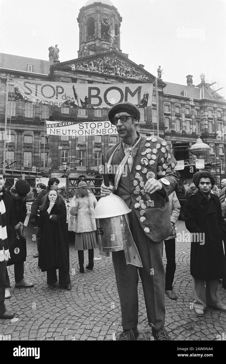 Neutronenbomprotest Amsterdam Electric Circus on Dam Square in Amsterdam Date: December 23, 1978 Location: Amsterdam, Noord-Holland Keywords: protests Stock Photo