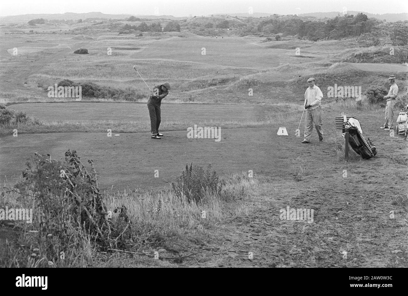 1970s family beach hi-res stock photography and images - Alamy