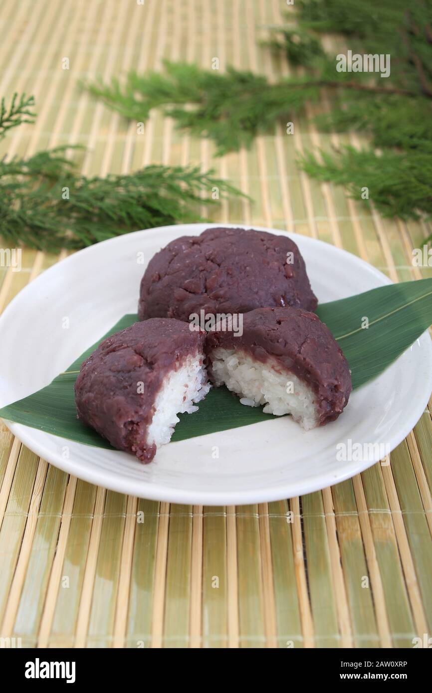 Japanese Rice Cakes High Resolution Stock Photography and Images - Alamy