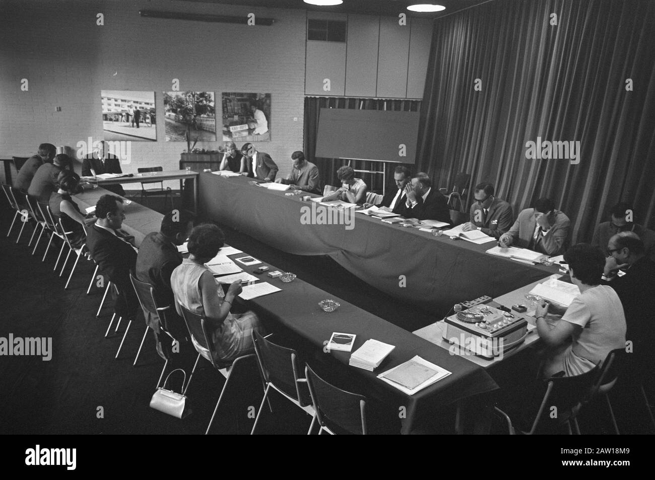 Assignment Foreign Affairs, Department of Education Development, hr.. The Big Date: September 12, 1969 Keywords: DEVELOPMENT Person Name: hr. De Groot Stock Photo