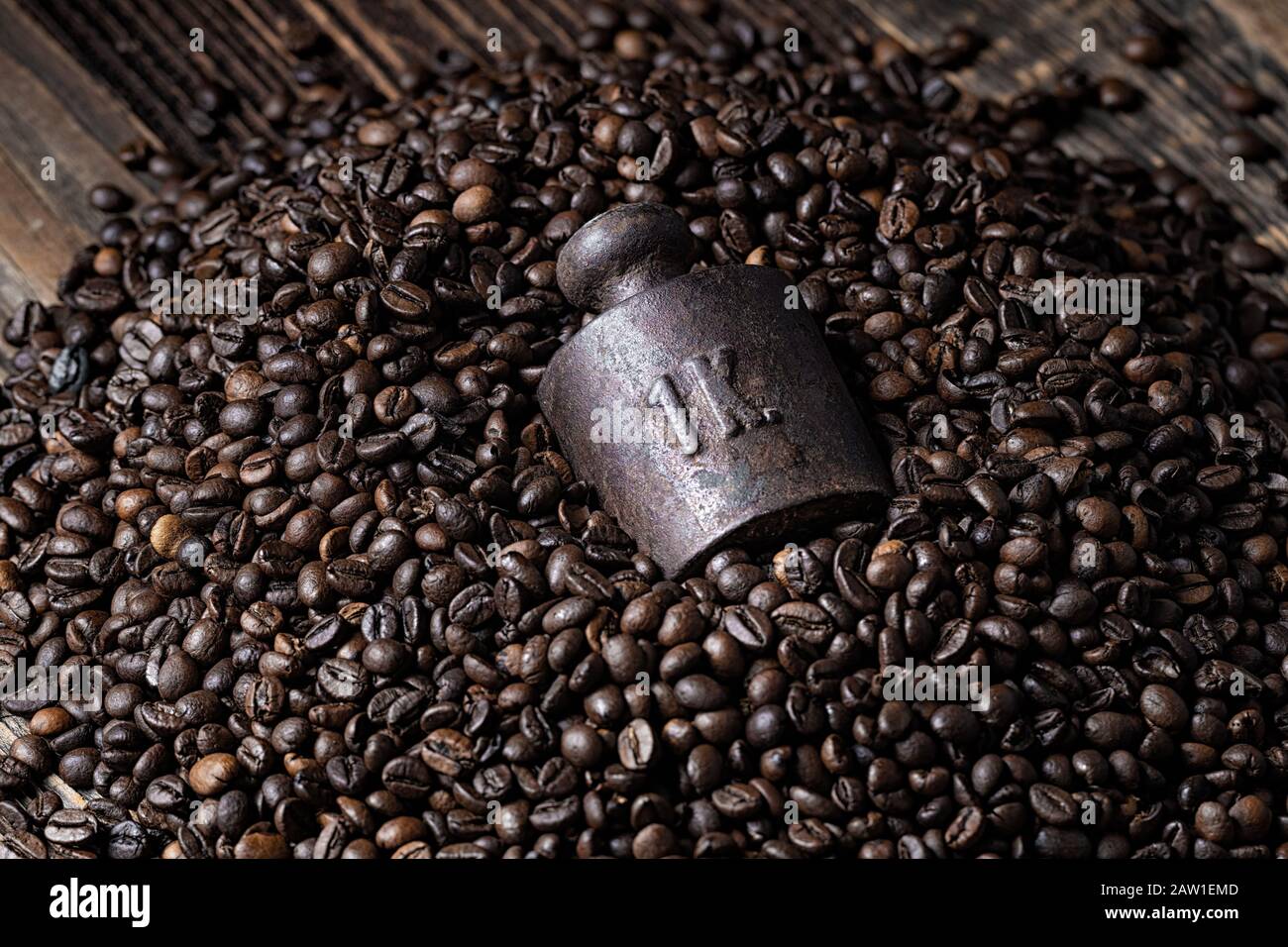 One kilogram weight in bunch of roasted coffee beans Stock Photo Alamy