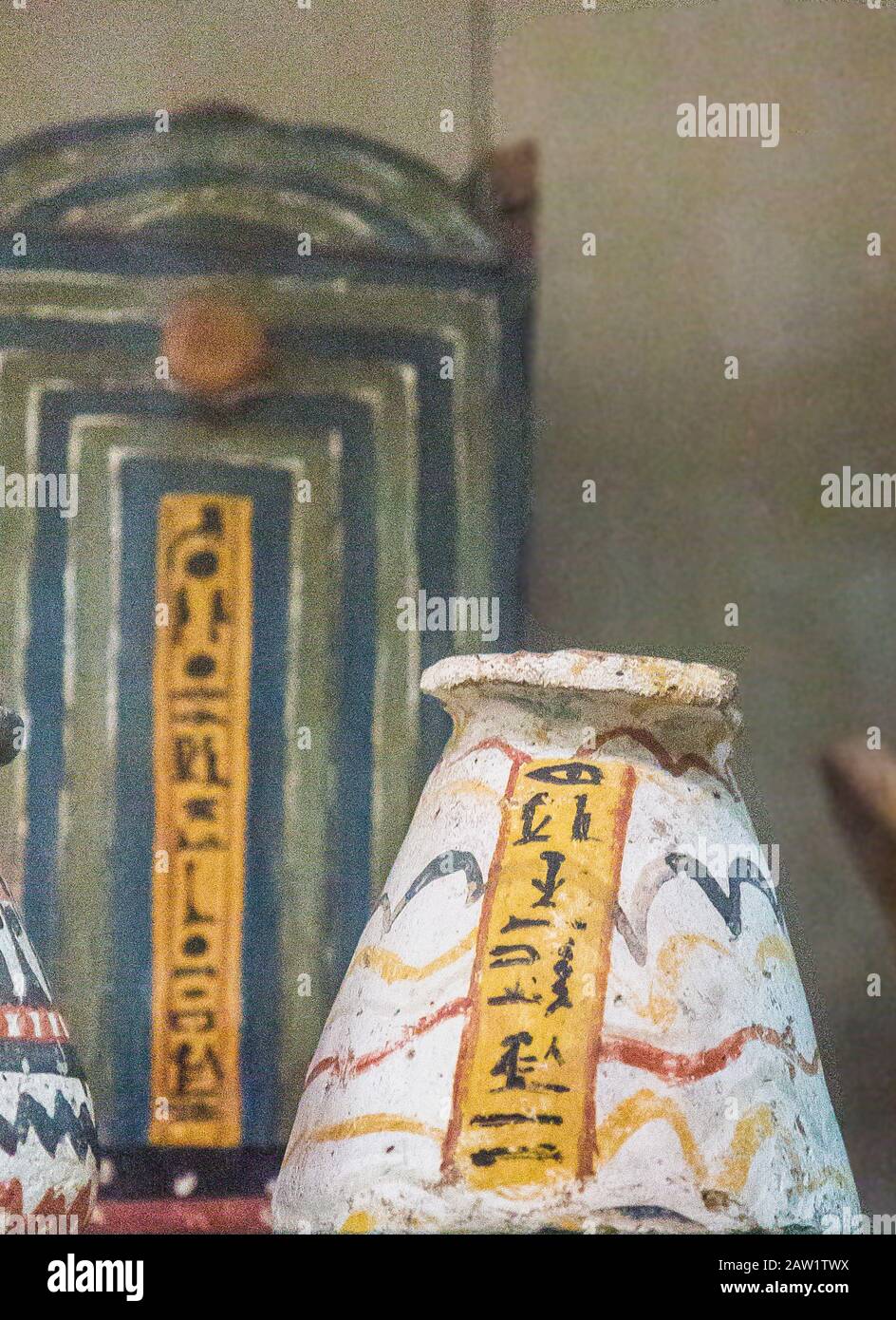 Egypt, Cairo, Egyptian Museum, from the tomb of Sennedjem, Deir el Medina : Vase of Sennedjem, with canopic boxes behind. Stock Photo