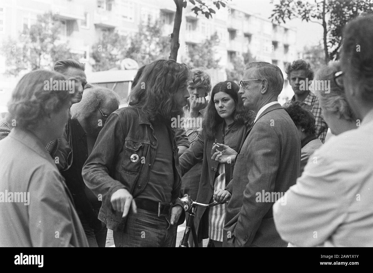 Parents of LTS students in Amsterdam have office of directors of the ITO school in Derkinderenstraat occupied, members of action-committee talking to Mr. Prince, Date : July 13, 1972 Location: Amsterdam, Noord-Holland Keywords: PARENTS, occupations, executives, call Stock Photo