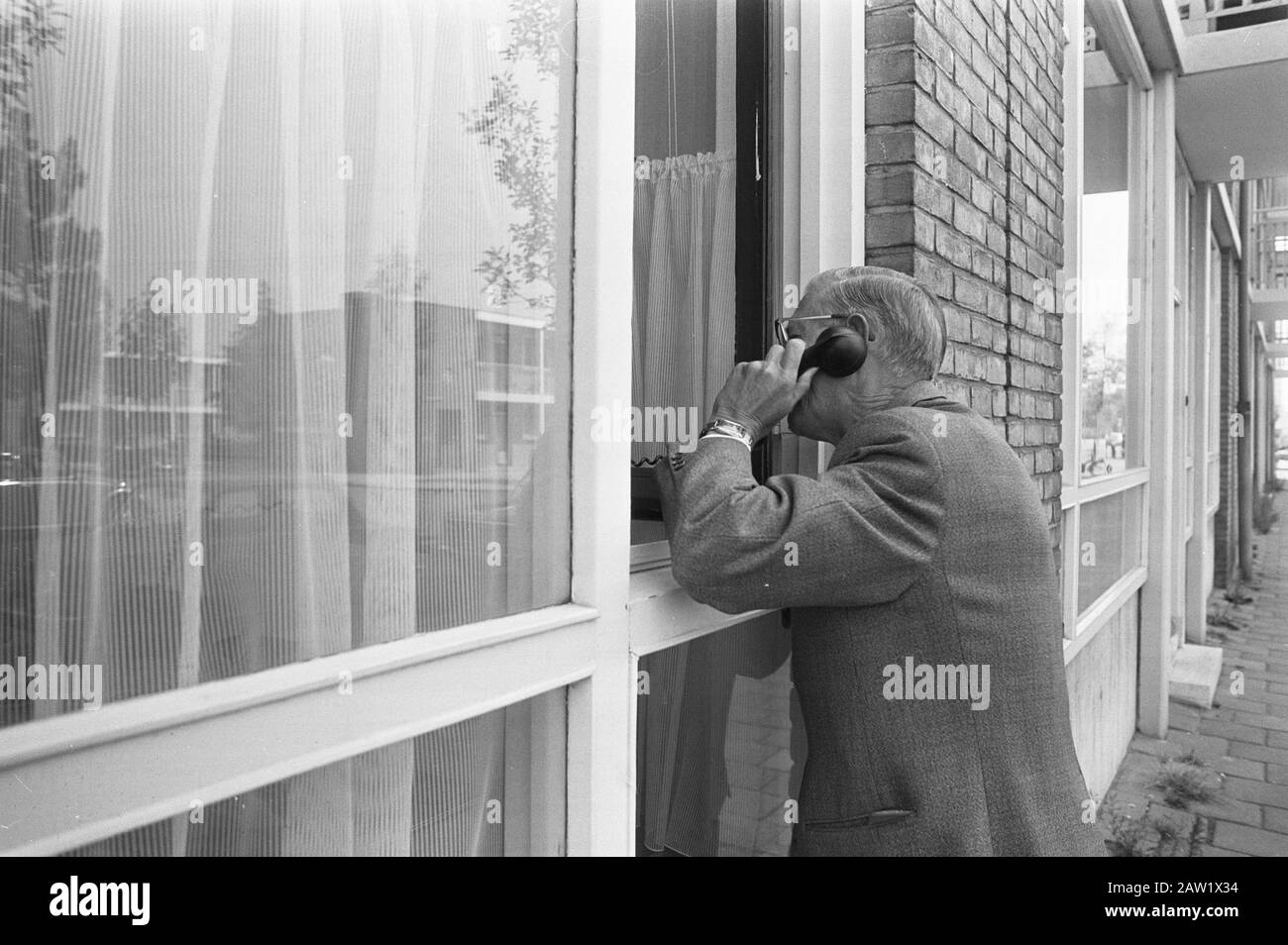 Parents of LTS students in Amsterdam have office of directors of the ITO school in Derkinderenstraat occupied, Mr. Prince call Date: July 13, 1972 Location: Amsterdam , Noord-Holland Keywords: PARENTS, occupations, executives, office Stock Photo