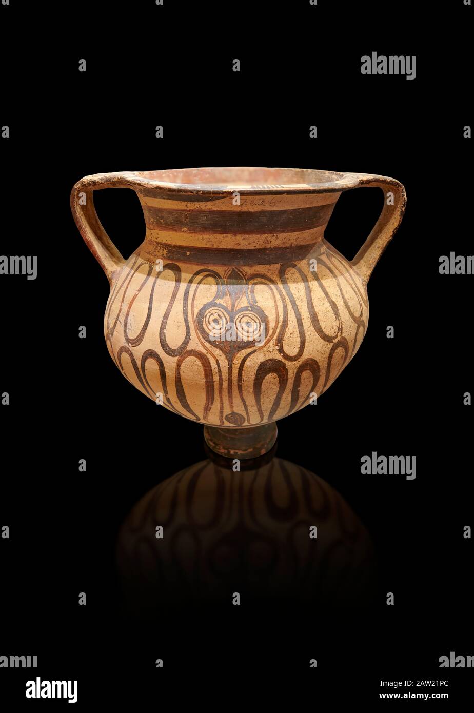 Minoan pottery hi-res stock photography and images - Alamy
