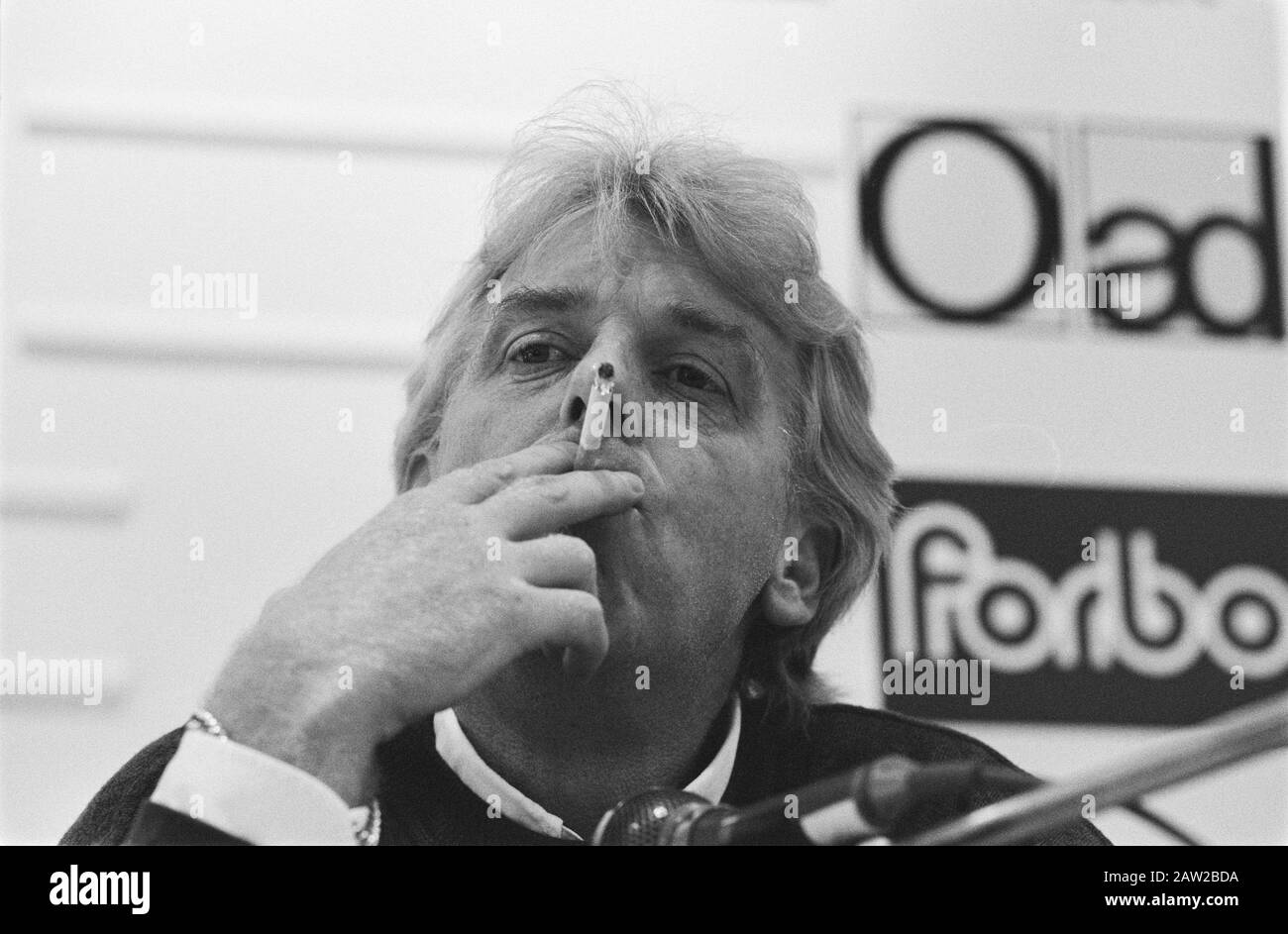 Soccer - Saudi Arabia. Leo Beenhakker, Manager Stock Photo - Alamy