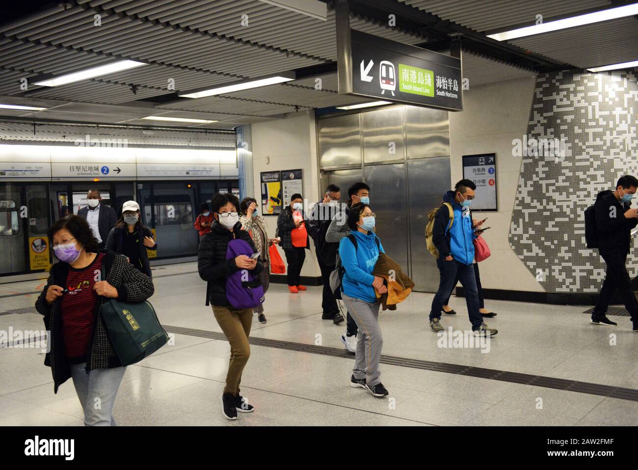 Hong Kongers wearing surgical masks during the Wuhan Corona Virus ...
