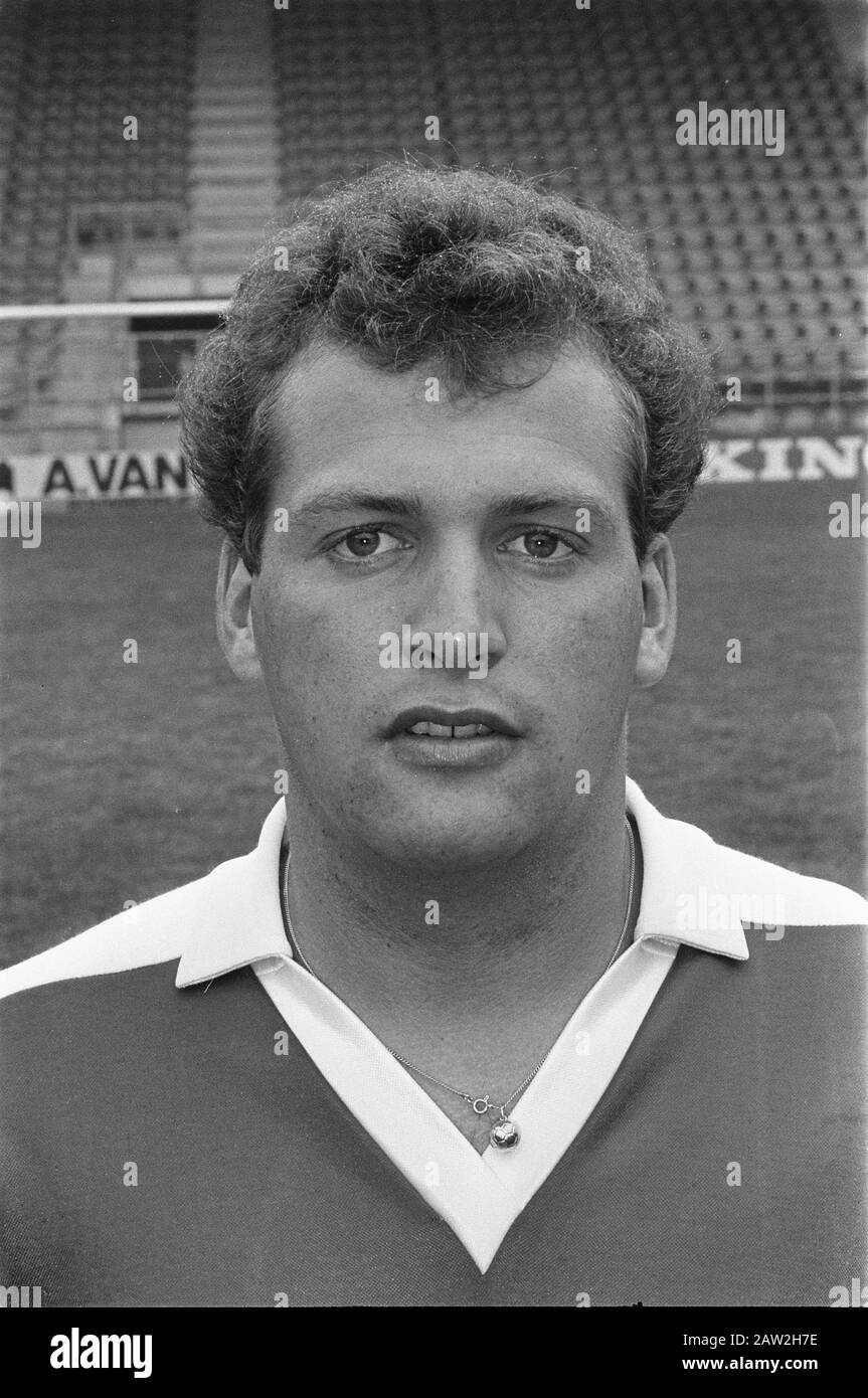 Press Day FC Utrecht: A selection: Edwin Godee Date: July 28, 1984 Location: Utrecht (city) Keywords: portraits, sports, football, soccer Person Name: Godee Edwin Institution Name: FC Utrecht Stock Photo