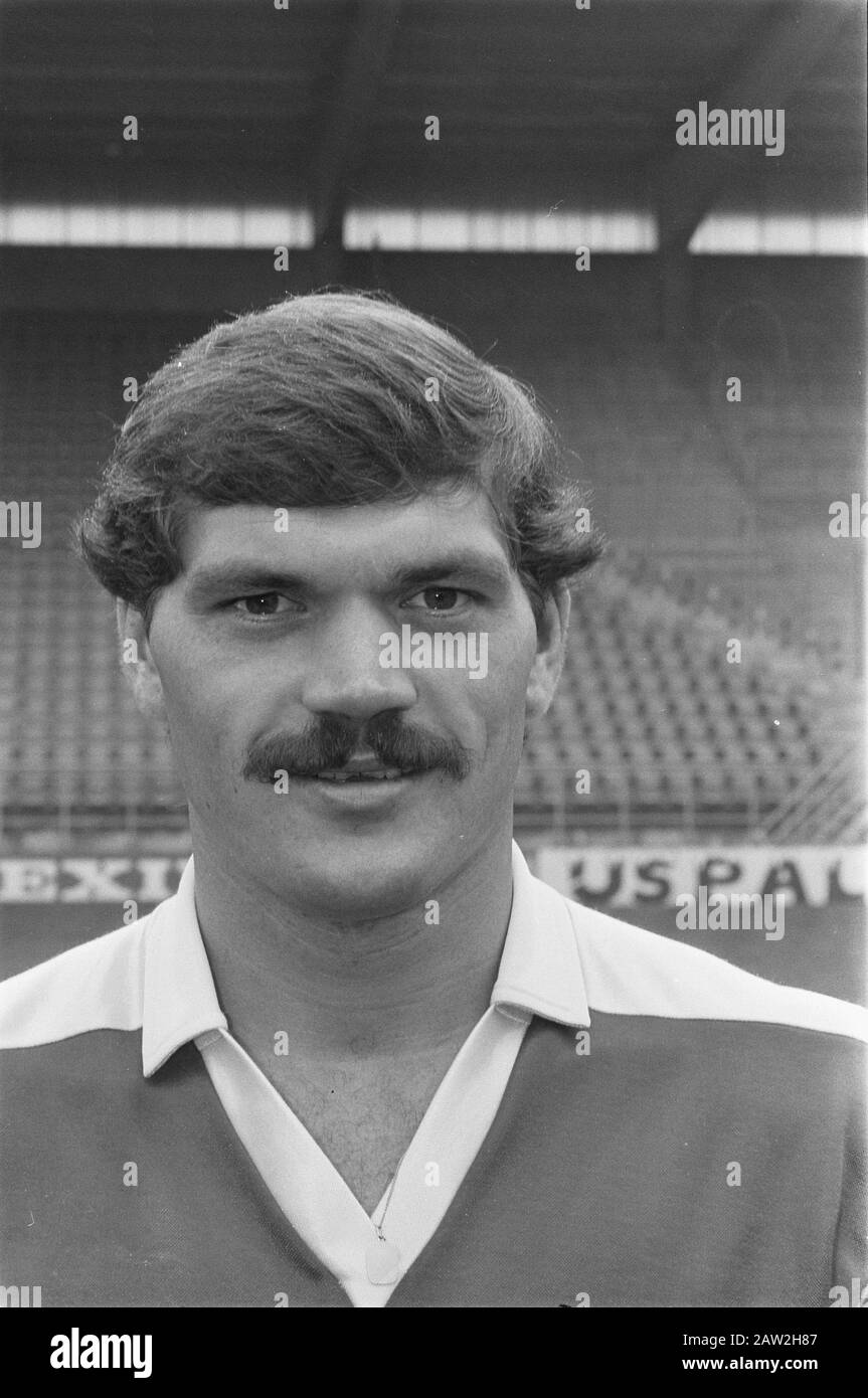 Press Day FC Utrecht: A selection: Jan Wouters Date: July 28, 1984 Location: Utrecht (city) Keywords: portraits, sports, football, soccer Person Name: Wouters , Jan Institution Name: FC Utrecht Stock Photo