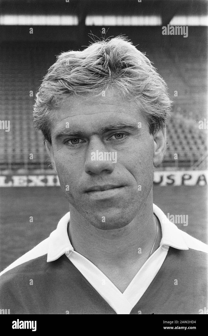 Press Day FC Utrecht; Wim Rijsbergen Date: July 28, 1984 Location: Utrecht (city) Keywords: portraits, sports, football, soccer Person Name: Rijsbergen Wim Institution Name: FC Utrecht Stock Photo