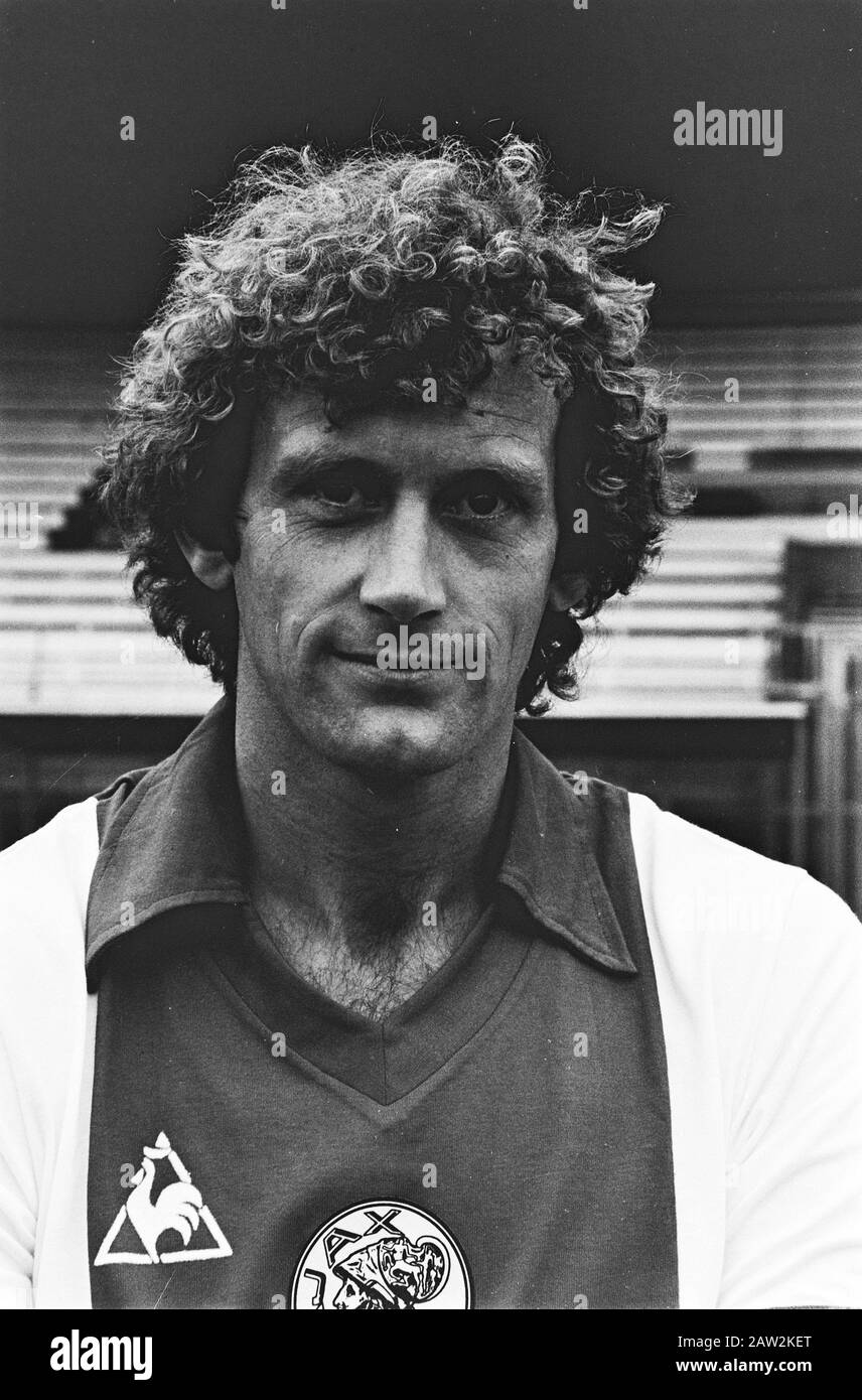 Press Day Ajax in 1980 in Amsterdam  Piet Hamberg Date: July 21, 1980 Location: Amsterdam, Noord-Holland Keywords: portraits, sports, football, soccer Person Name: Hamberg, Piet Stock Photo